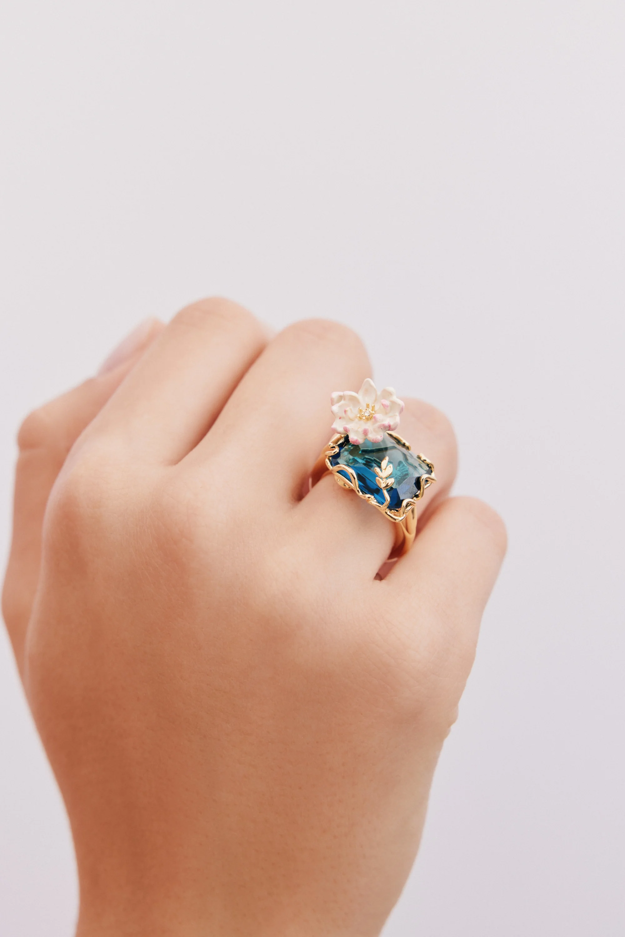 Bague bassin aux nymphéas bleue et rose - Image 2