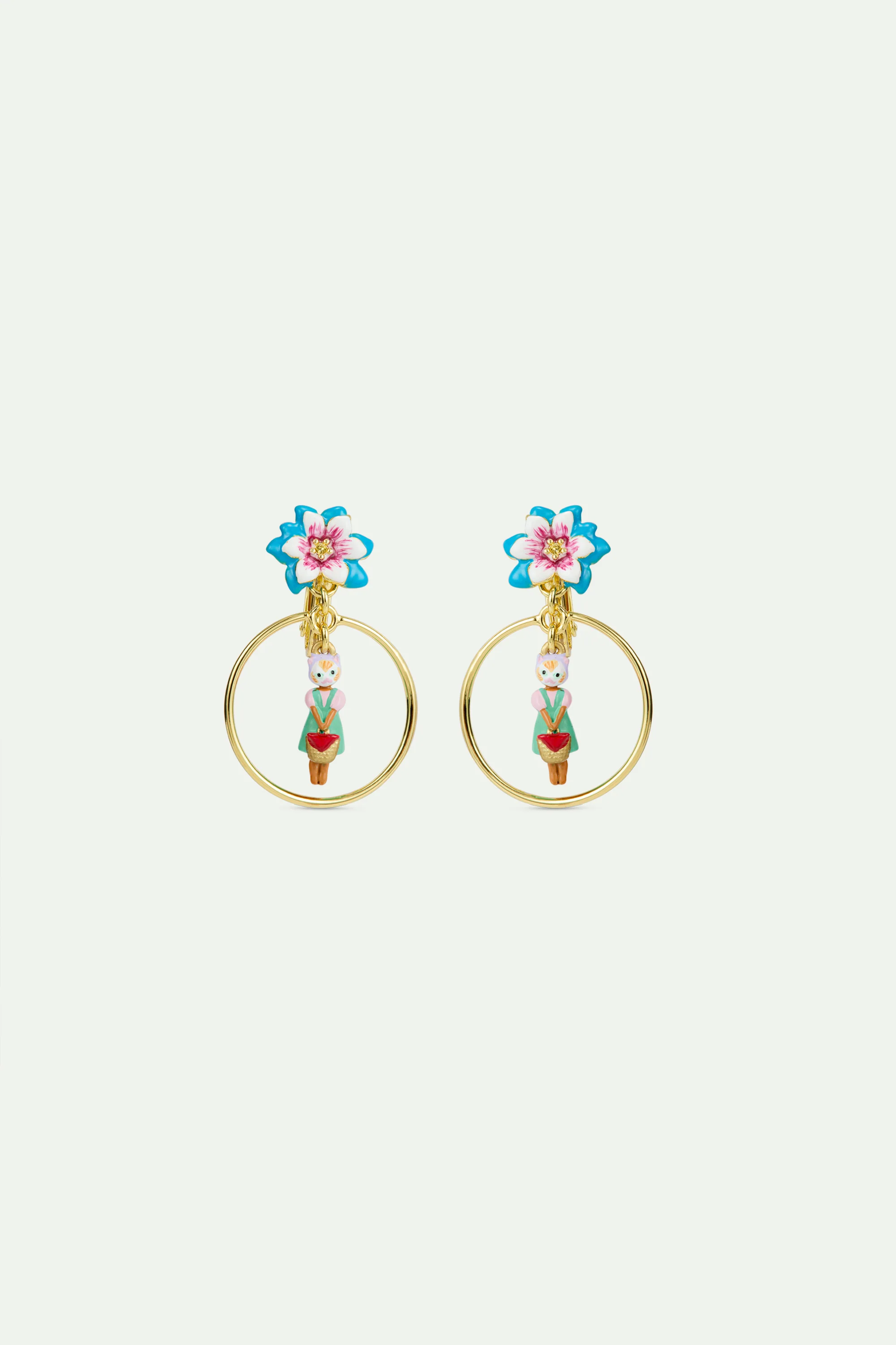 Boucle d'oreilles créoles pendantes chat roux et fleur bleue - Image 3
