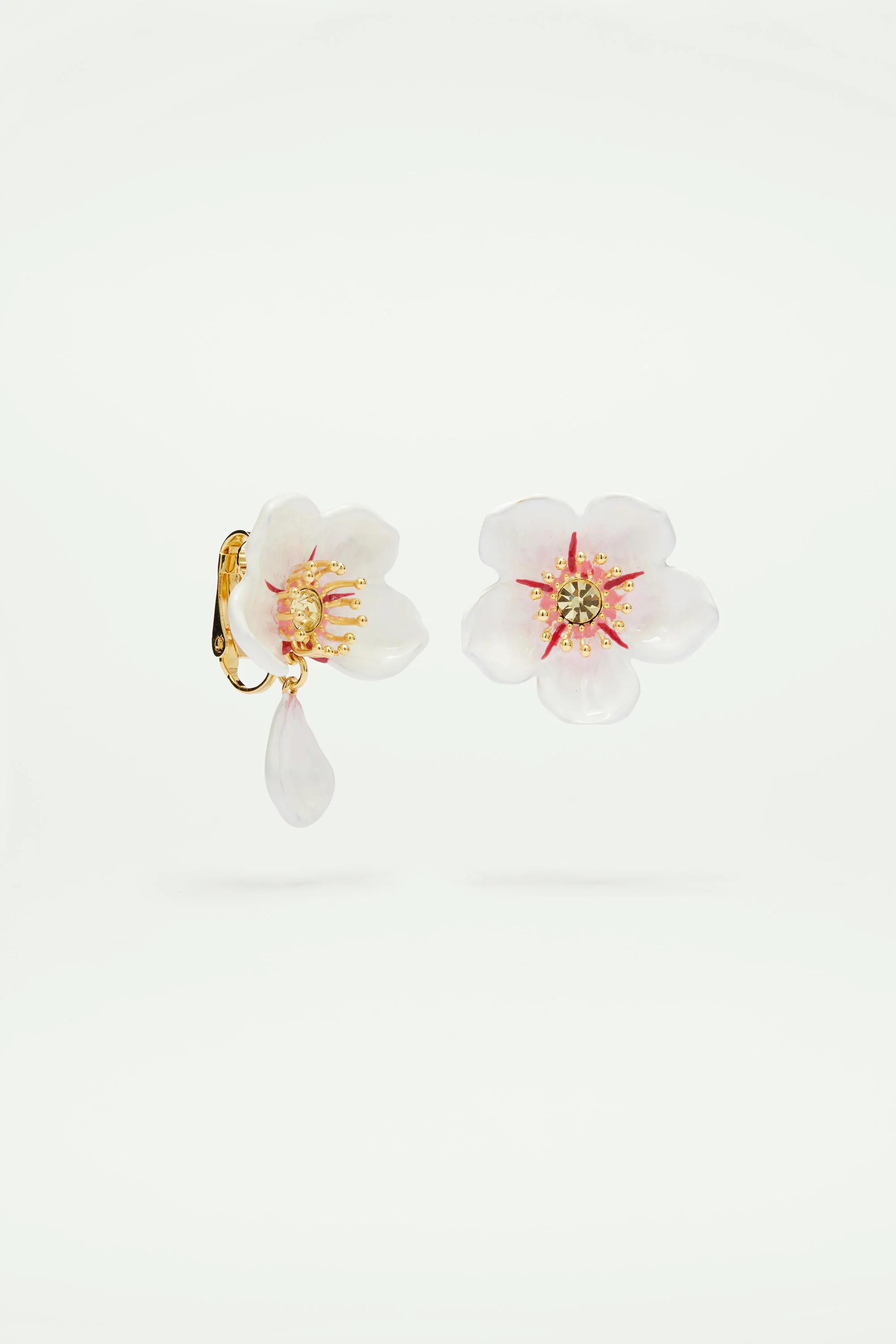 Boucle d'oreilles fleur blanche de cerisier - Image 4
