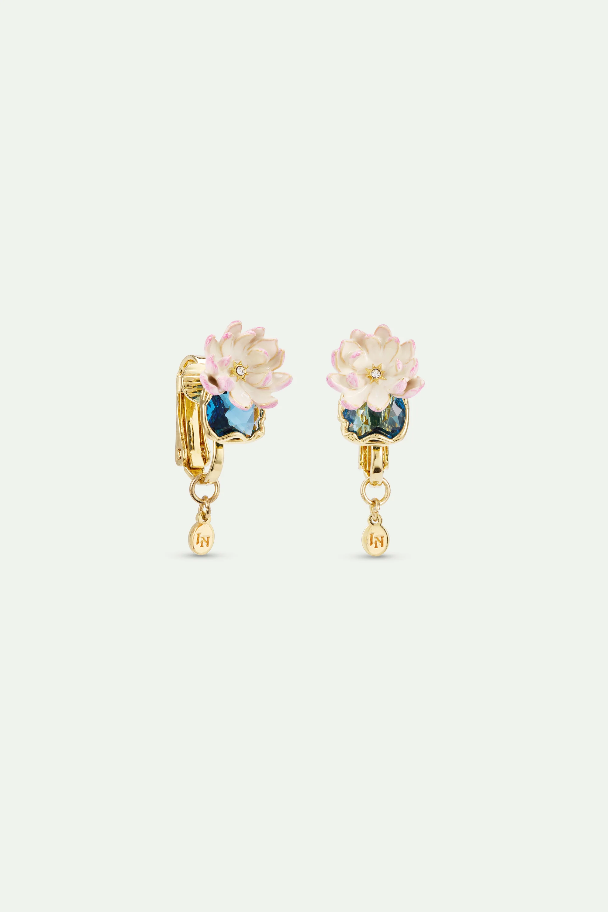 Boucles d’oreilles tiges nymphéa rose et pierre ronde bleue - Image 5