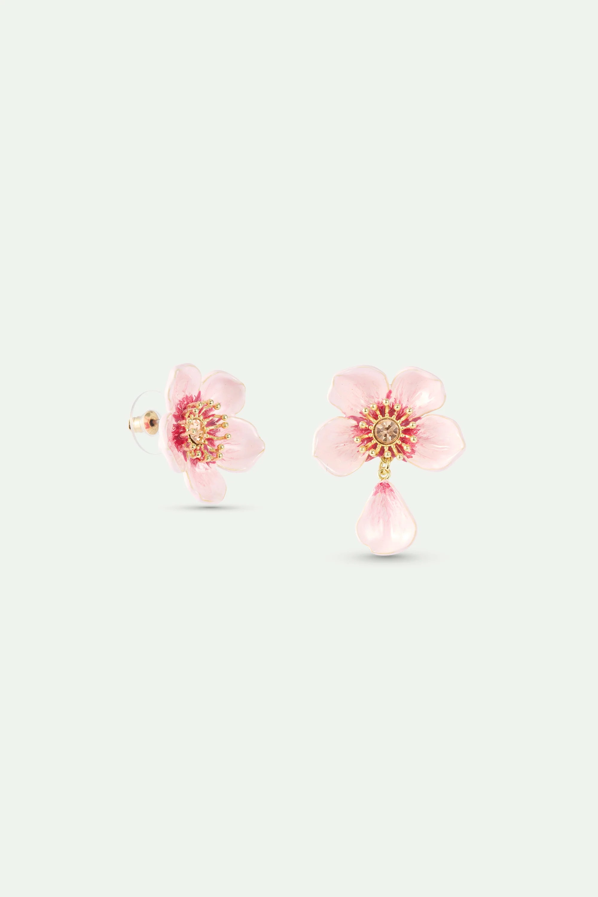 Boucles d'oreilles asymétriques fleur de cerisier rose - Image 3