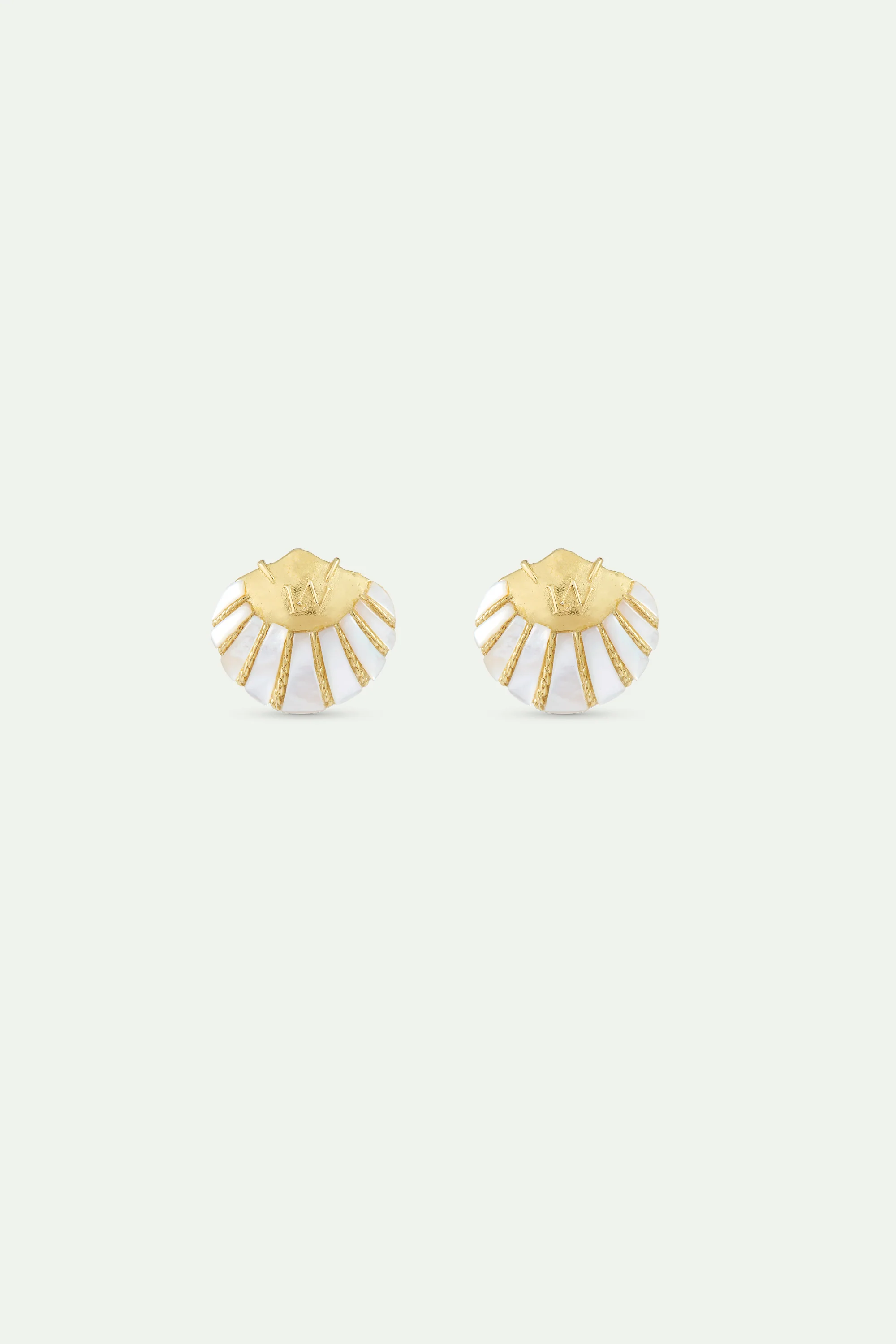 Boucles d'oreilles coquillage blanc et doré