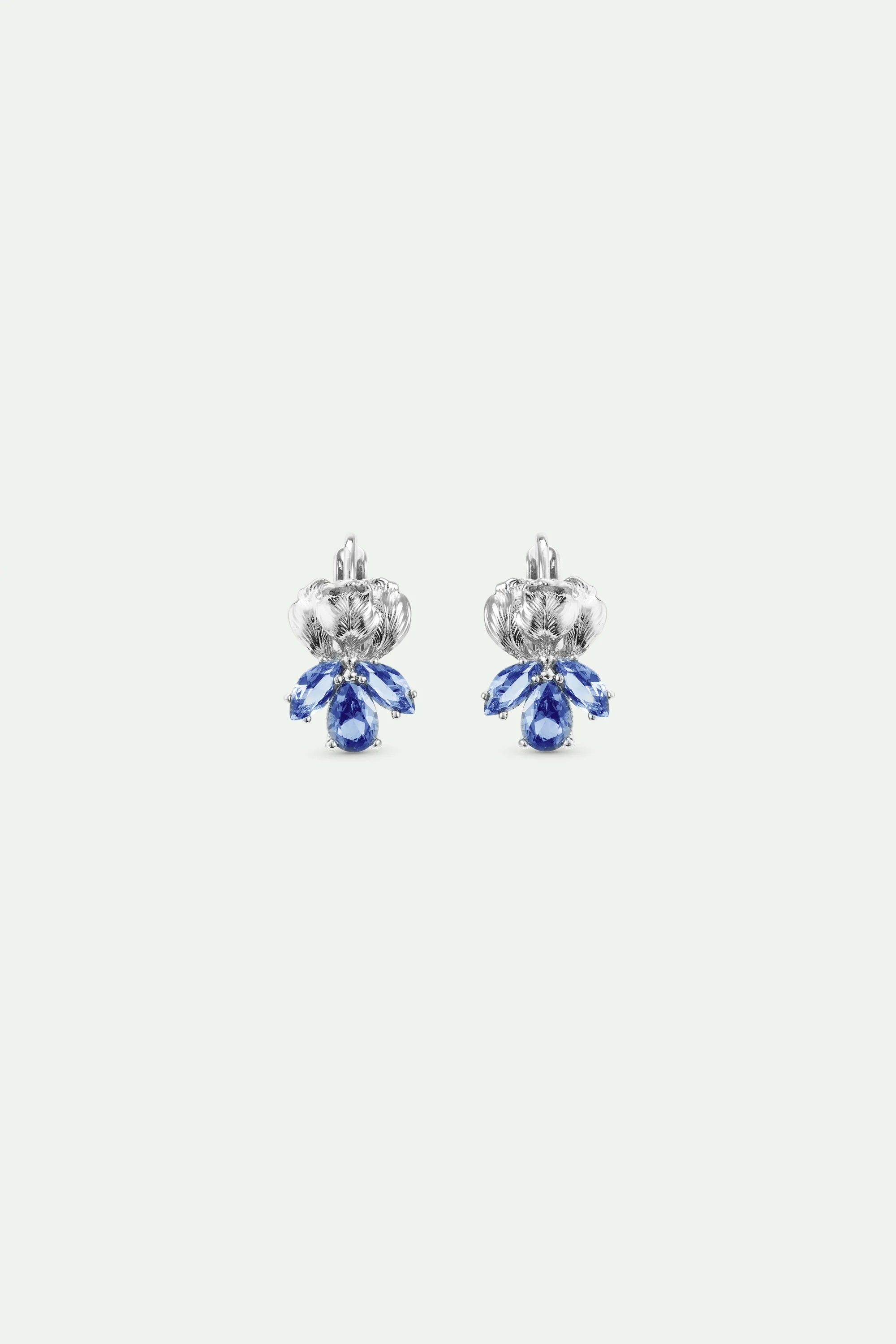 Boucles d'oreilles dormeuses argentées iris et pierres bleues