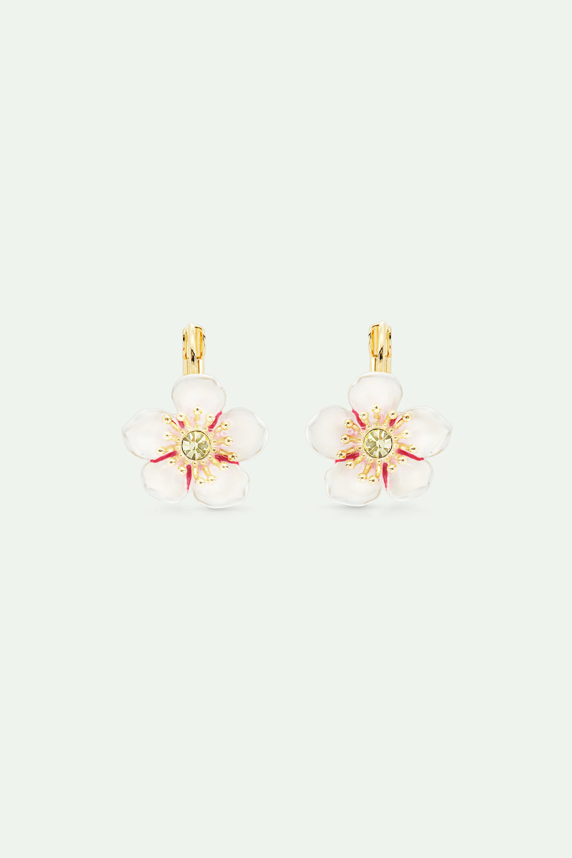 Boucles d'oreilles dormeuses fleur blanche de cerisier