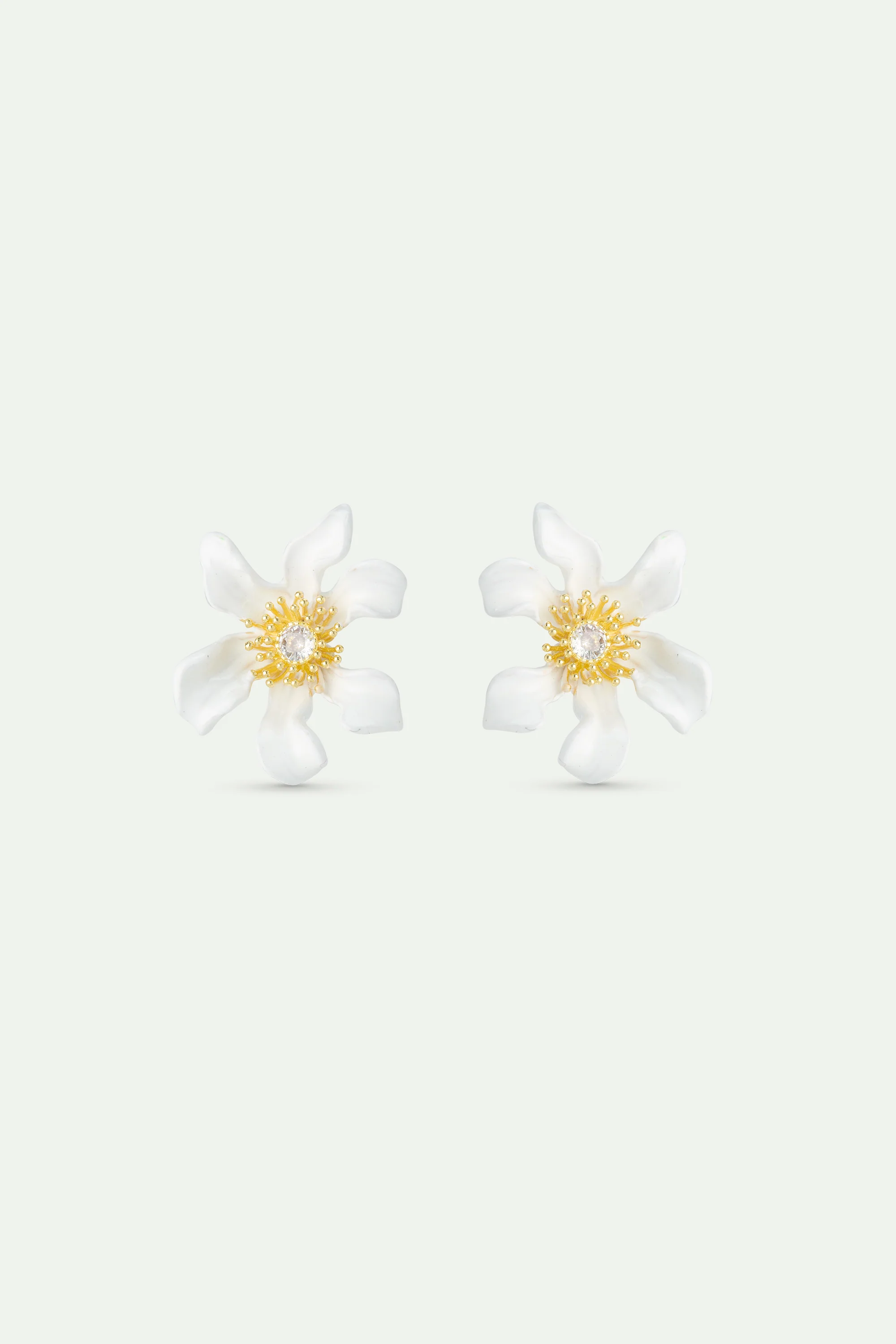 Boucles d'oreilles grande fleur de clématite blanche
