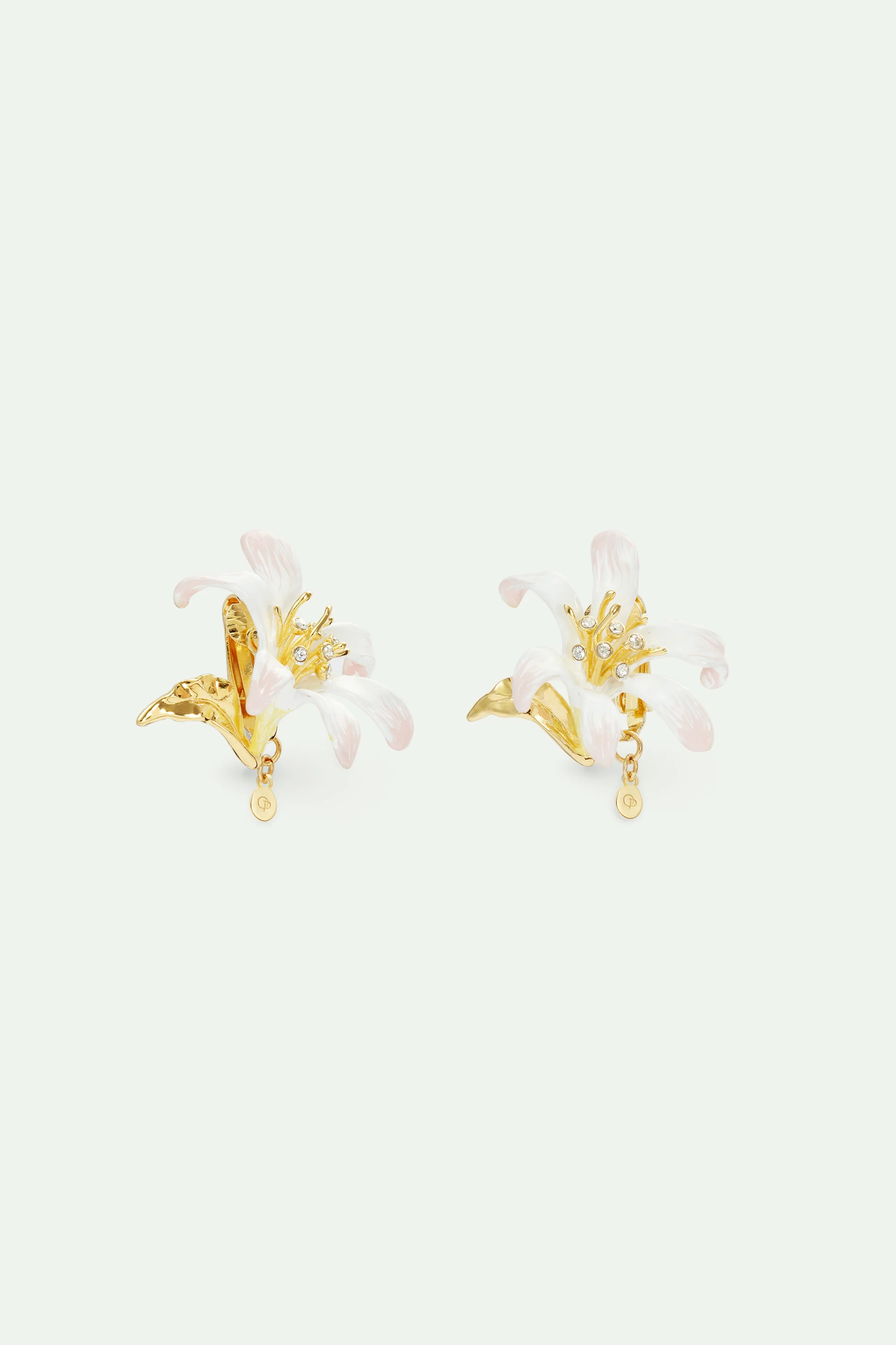 Boucles d'oreilles grande fleur de Lys blanche et feuilles dorées - Image 5
