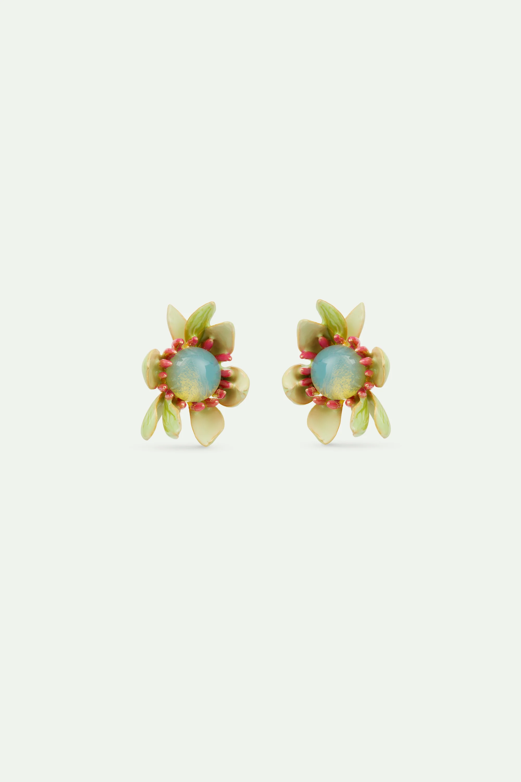 Boucles d'oreilles grande fleur de magnolia et cabochon bleu