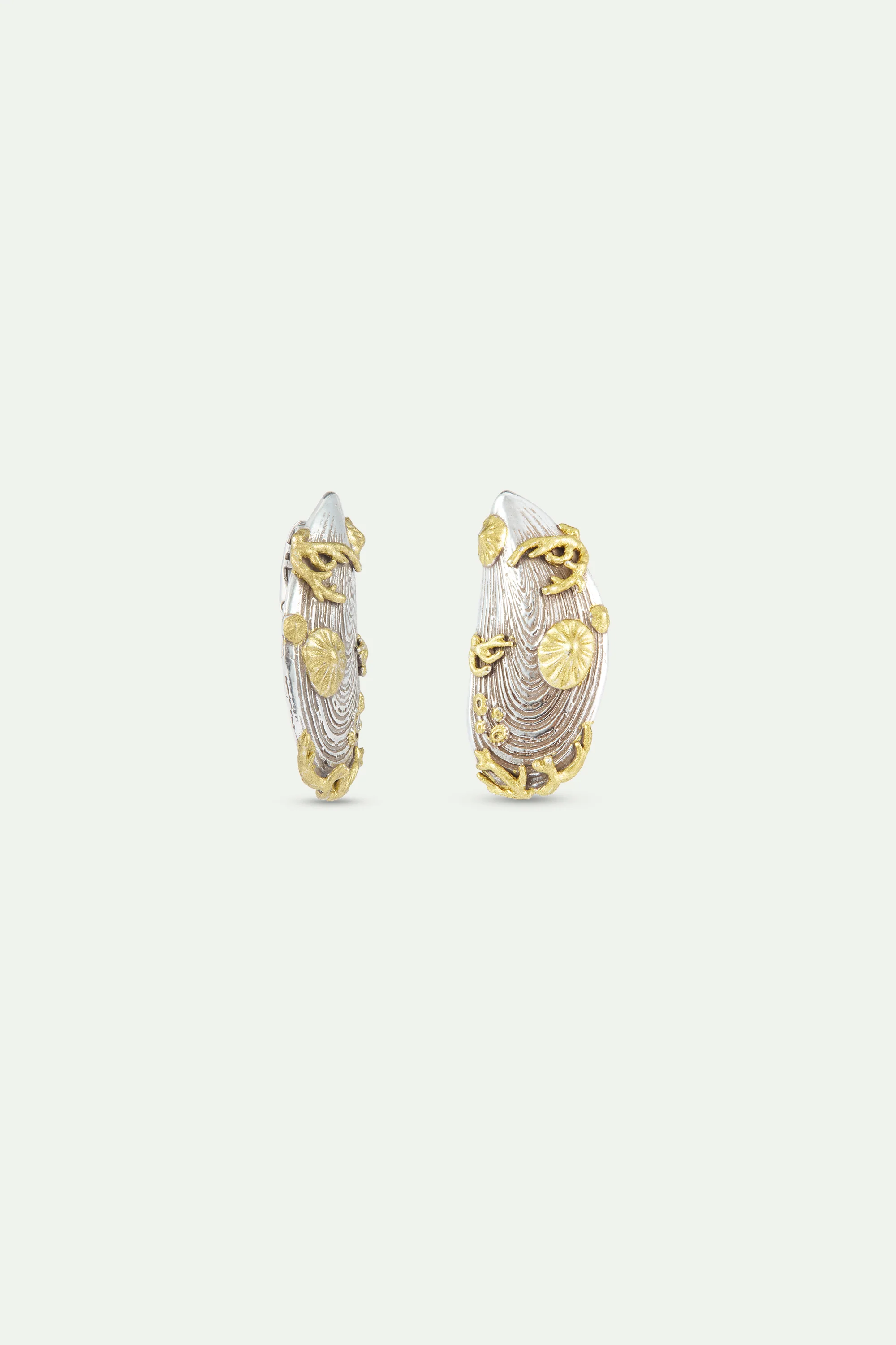 Boucles d'oreilles moule argentée et dorée - Image 4