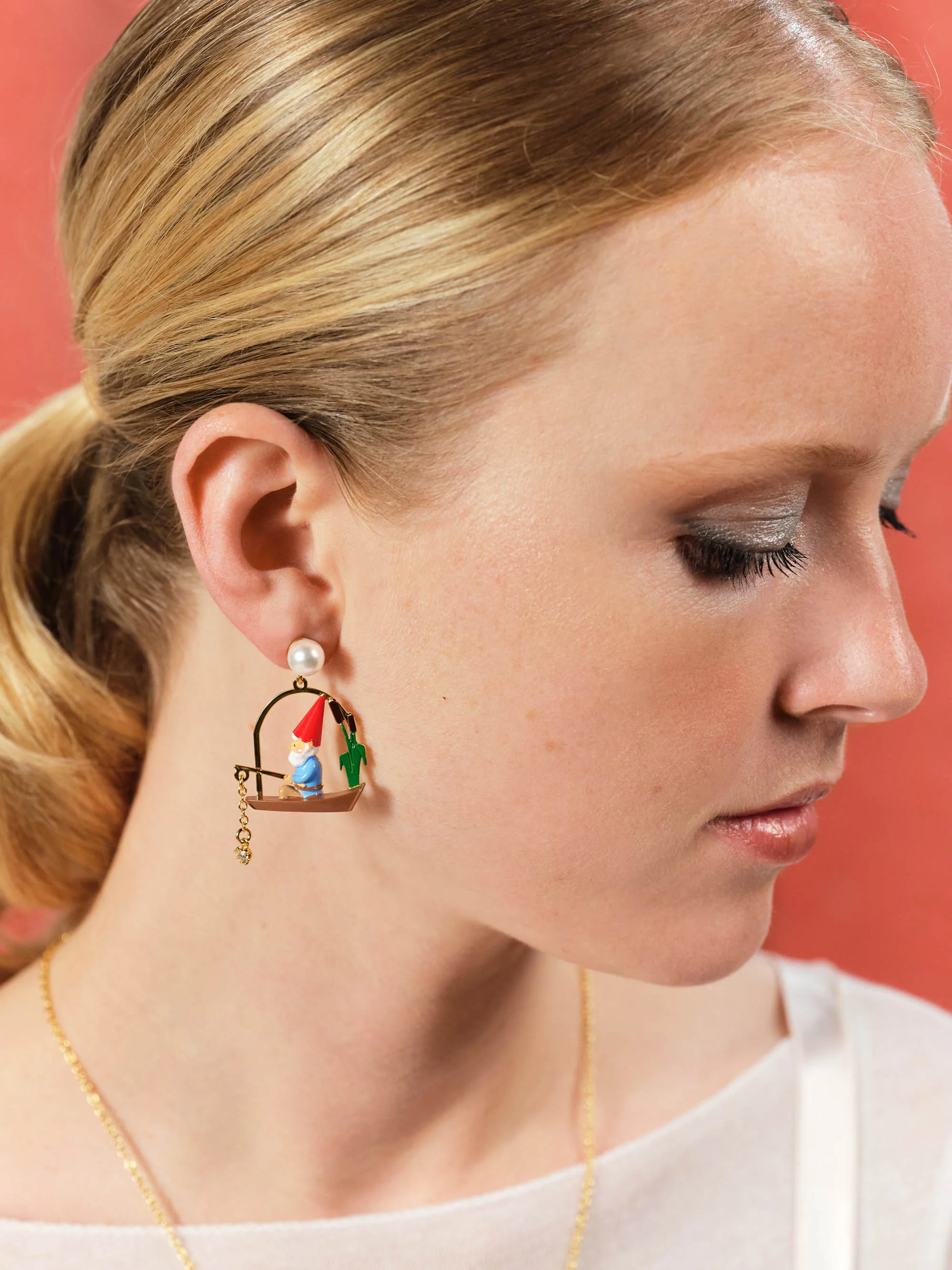 Boucles d'oreilles nain de jardin à la pêche - Image 2
