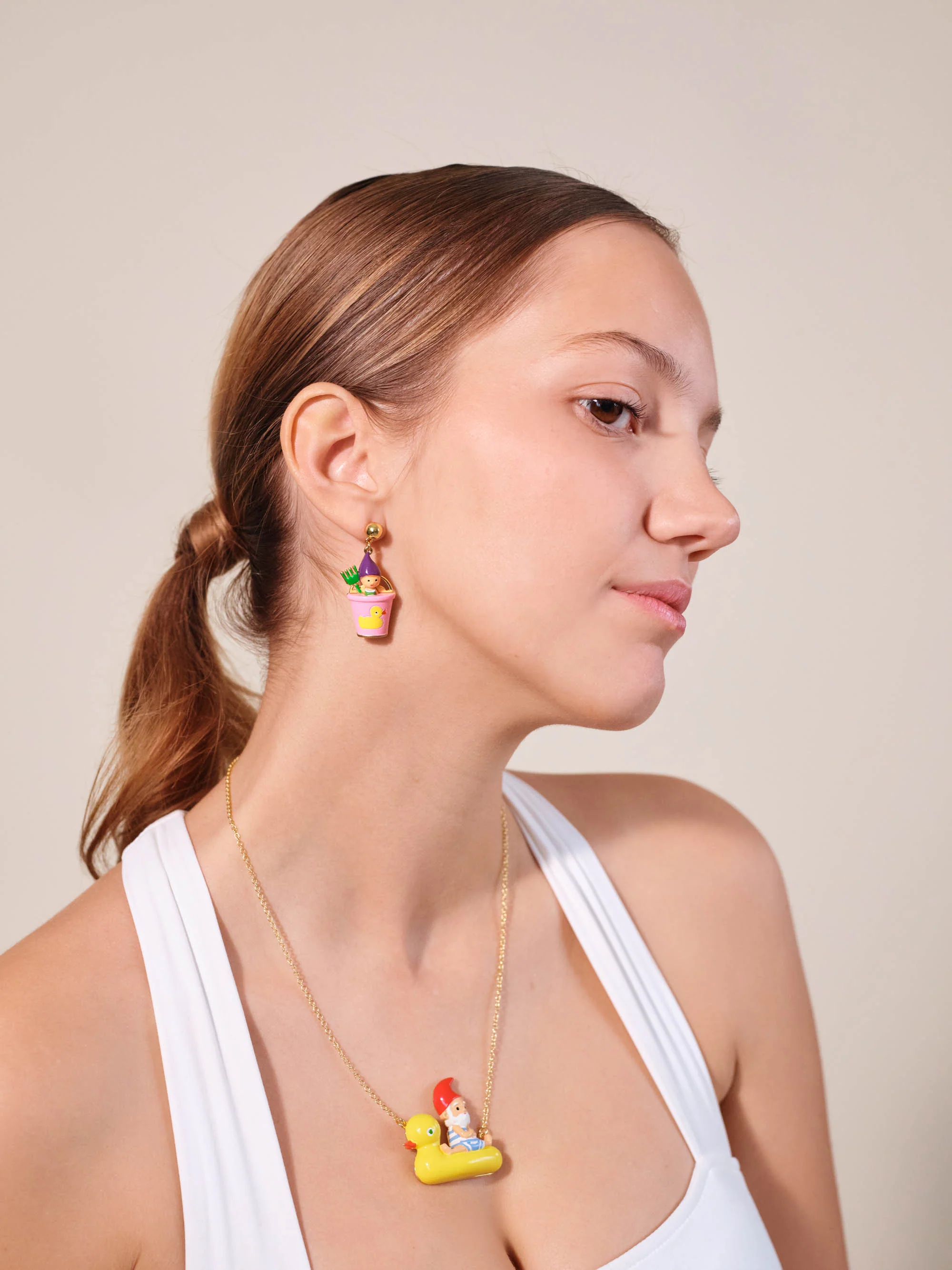 Boucles d'oreilles nain, râteau vert et sceau rose - Image 2
