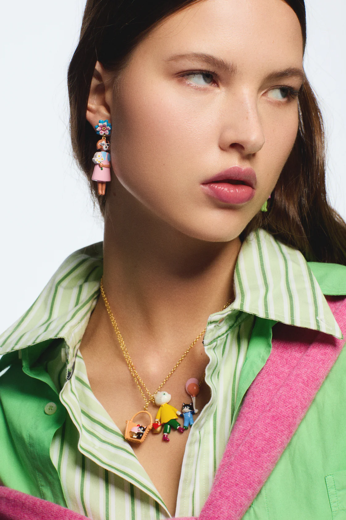 Boucles d'oreilles pendantes chien et fleur bleue - Image 4