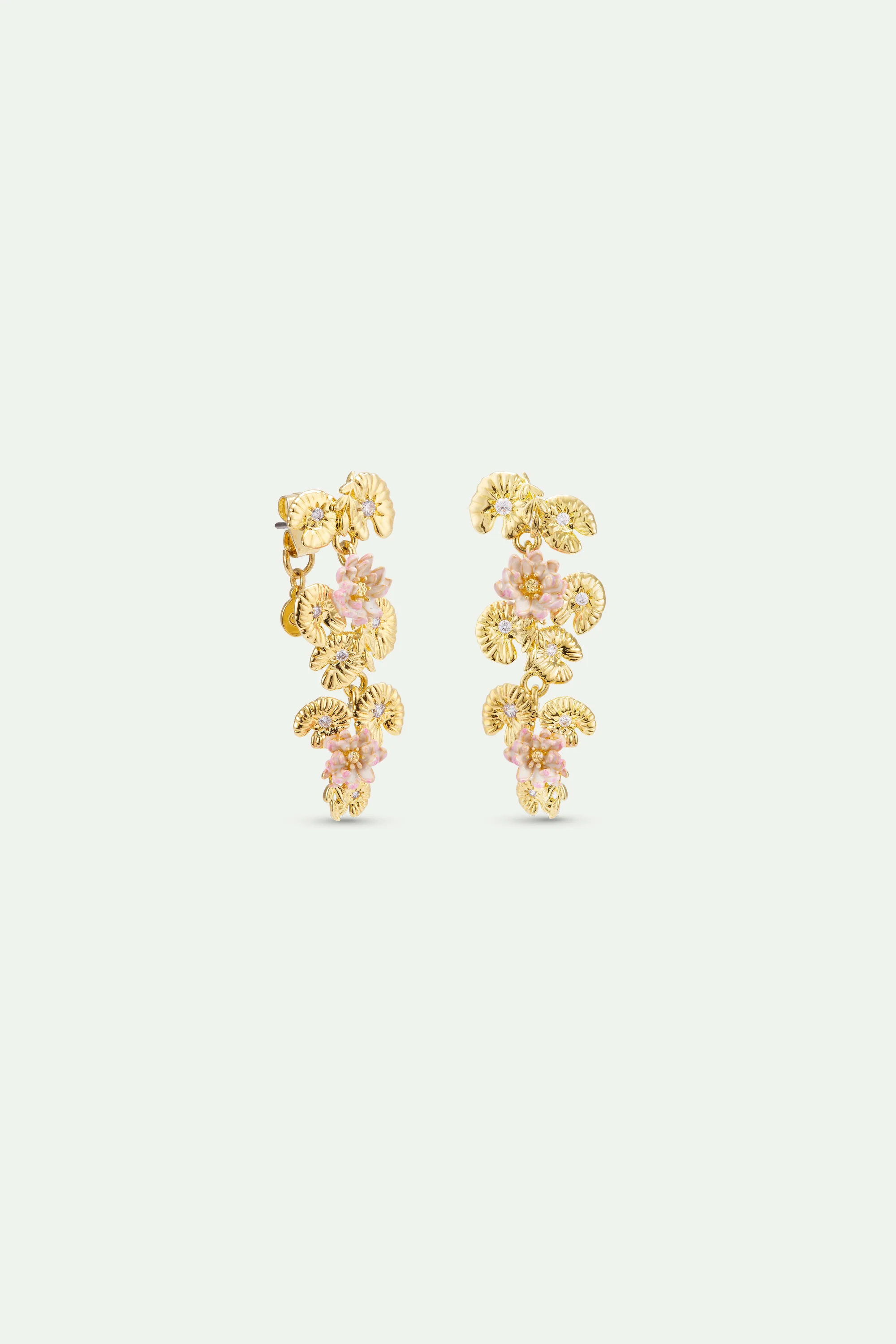 Boucles d'oreilles pendantes lotus dorés et nymphéas roses - Image 2