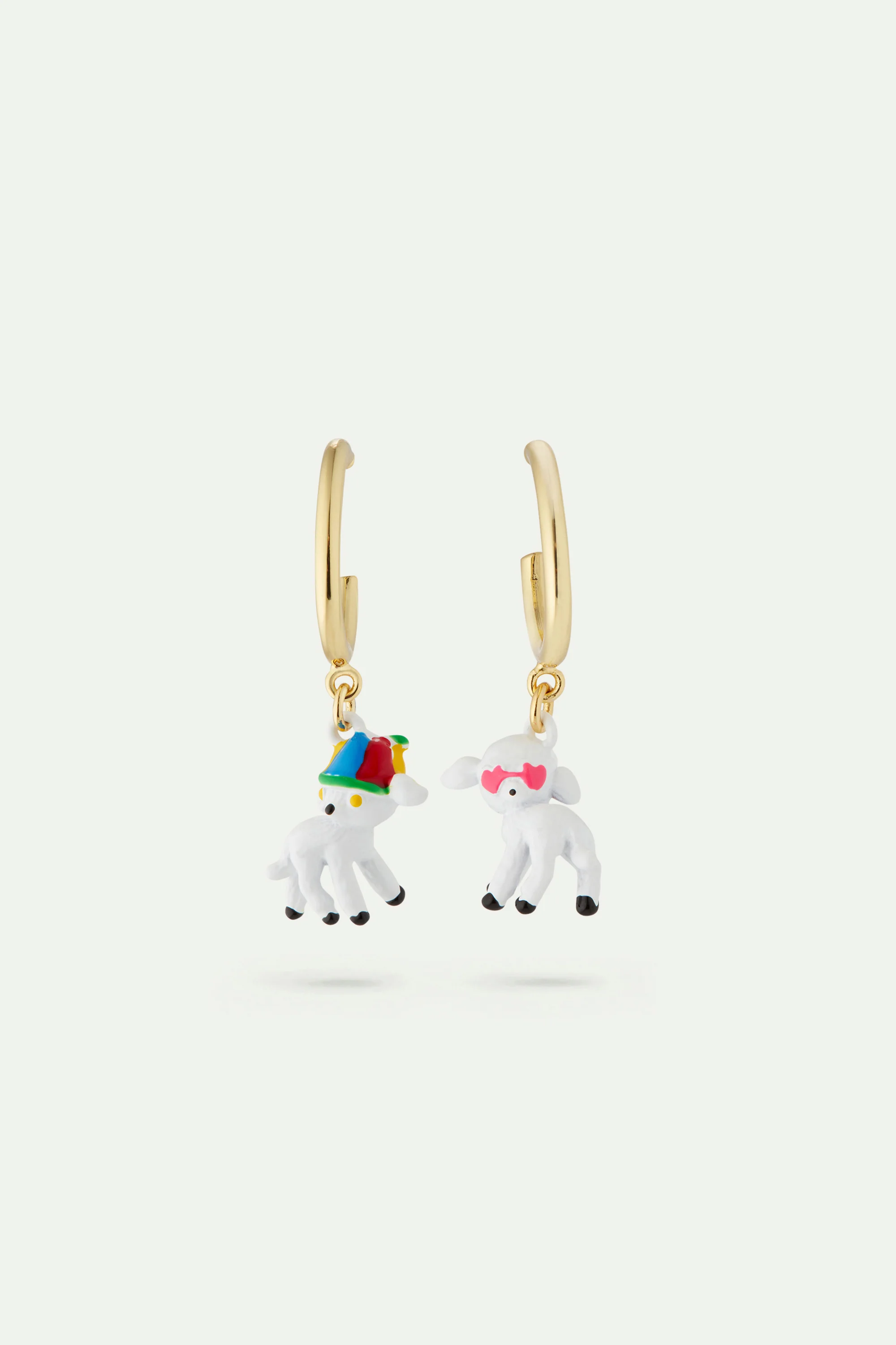 Boucles d'oreilles tiges asymétriques agneau lunettes et chapeau