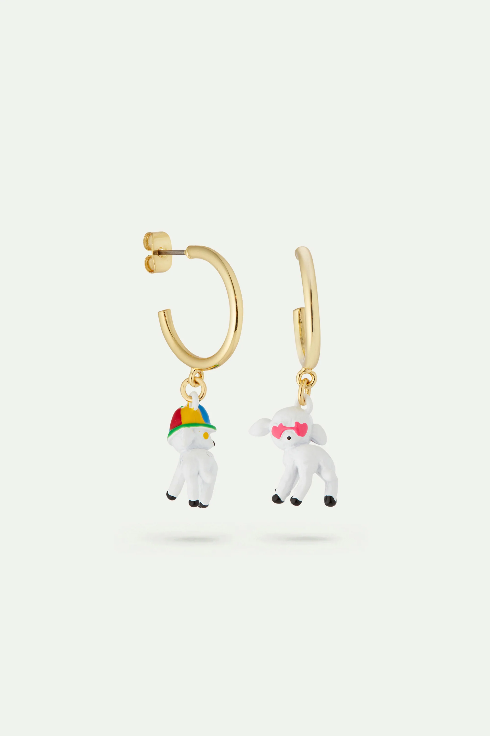 Boucles d'oreilles tiges asymétriques agneau lunettes et chapeau - Image 2