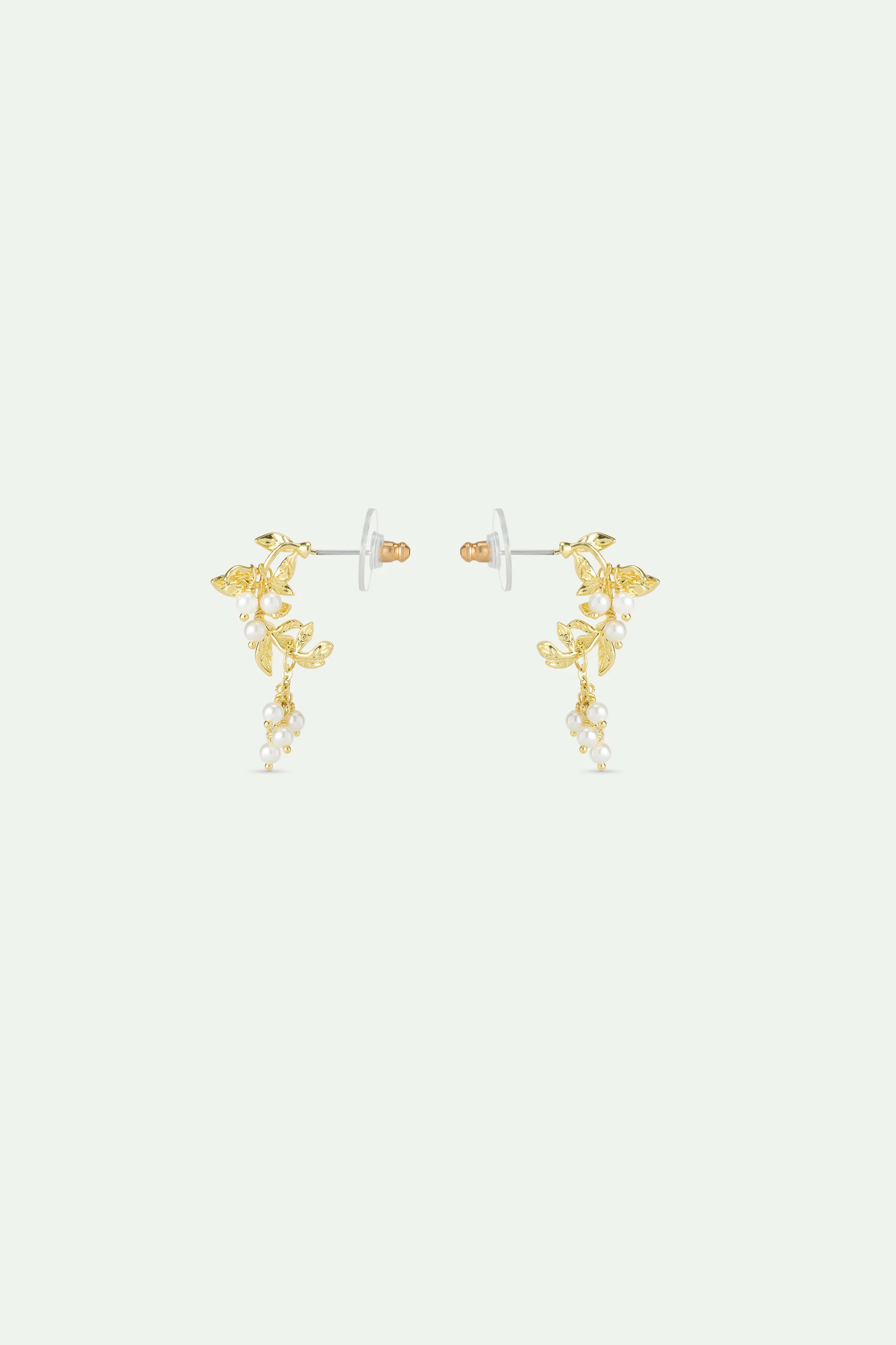 Boucles d'oreilles tiges dorées et blanches arche de laurier et perles de culture