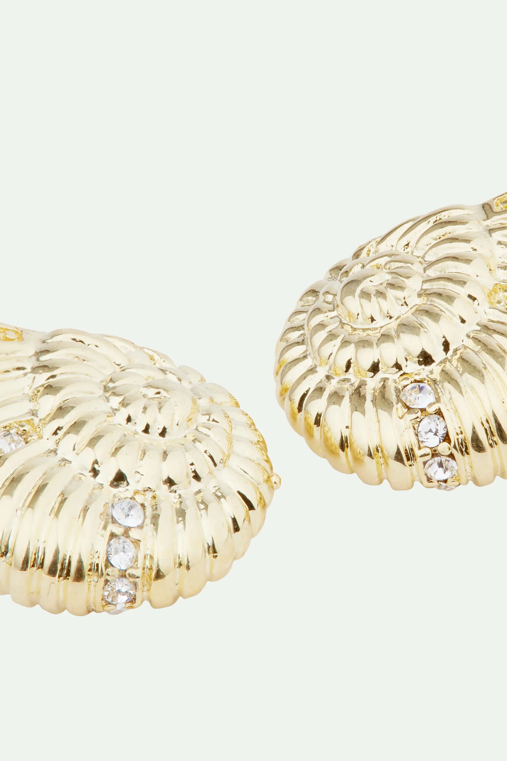 Boucles d'oreilles tiges escargot doré et cristaux facettés - Image 3