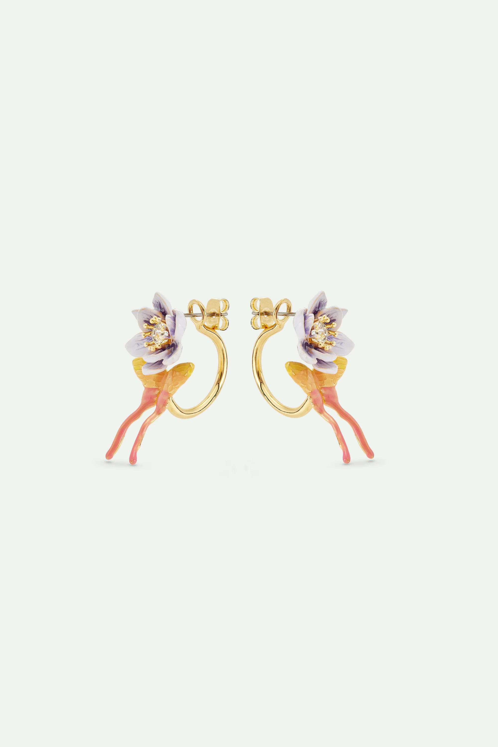 Boucles d'oreilles tiges fleur de magnolia violette et papillon rose et jaune