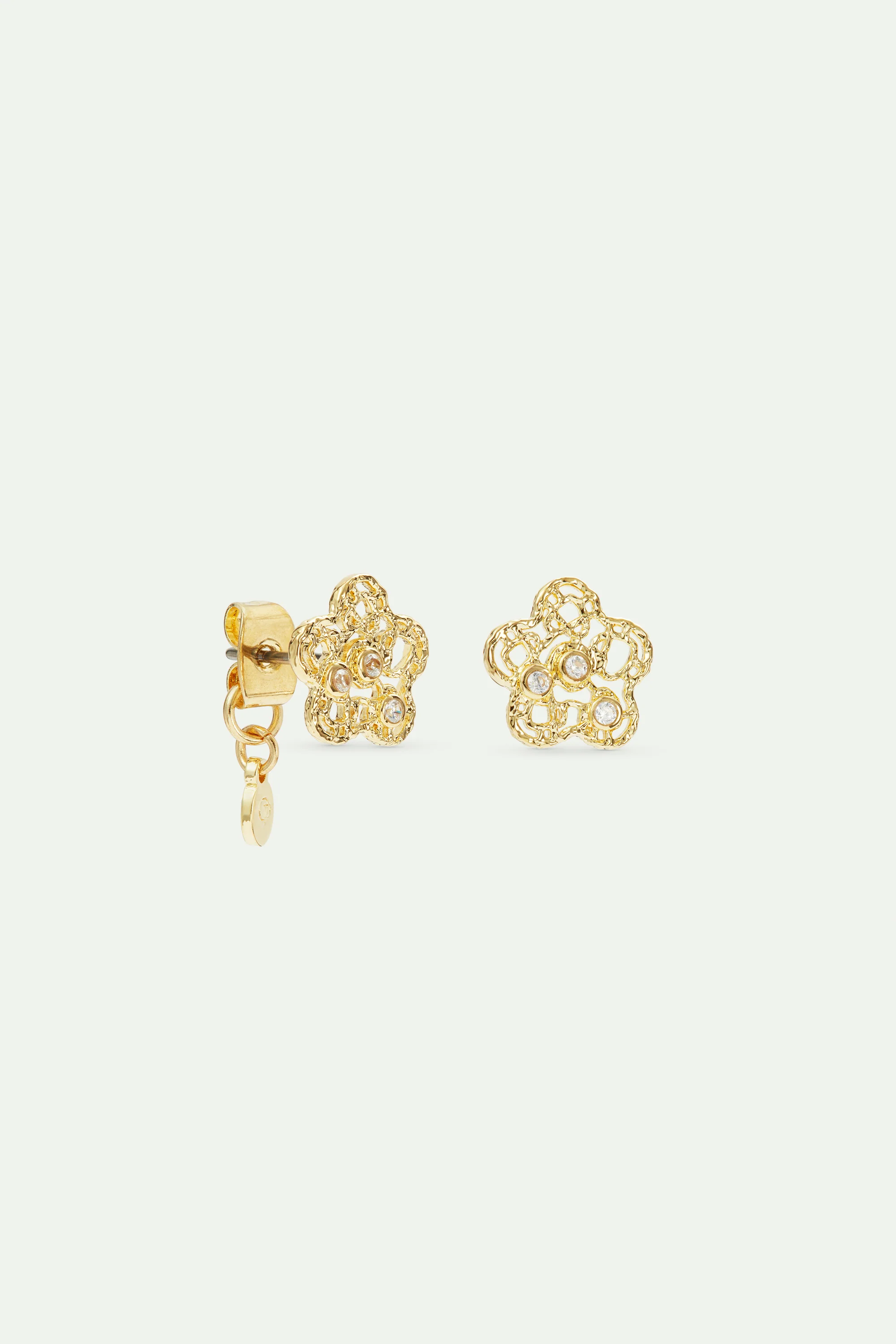 Boucles d'oreilles tiges fleur dorée en filigrane et cristaux - Image 3