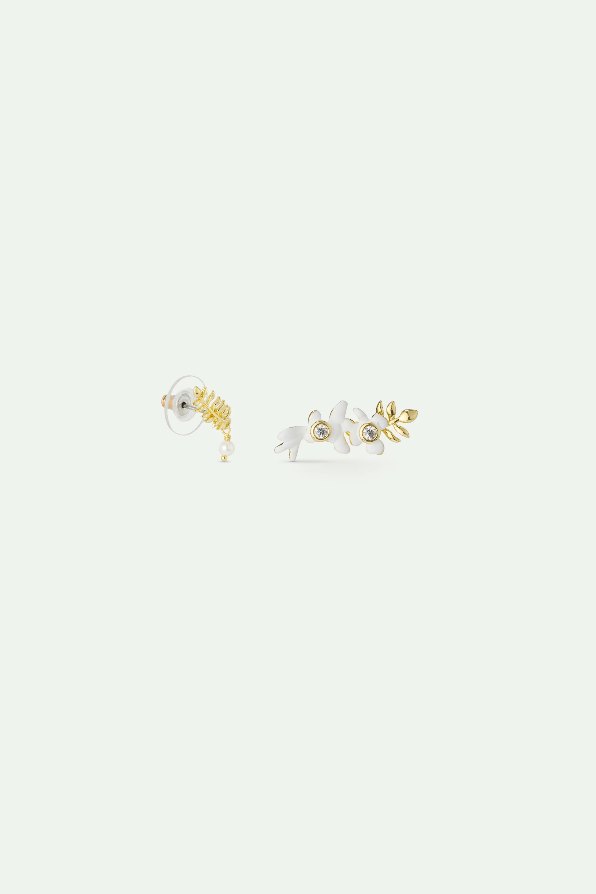 Boucles d'oreilles tiges laurier doré, glycine blanche et perle de culture - Image 3