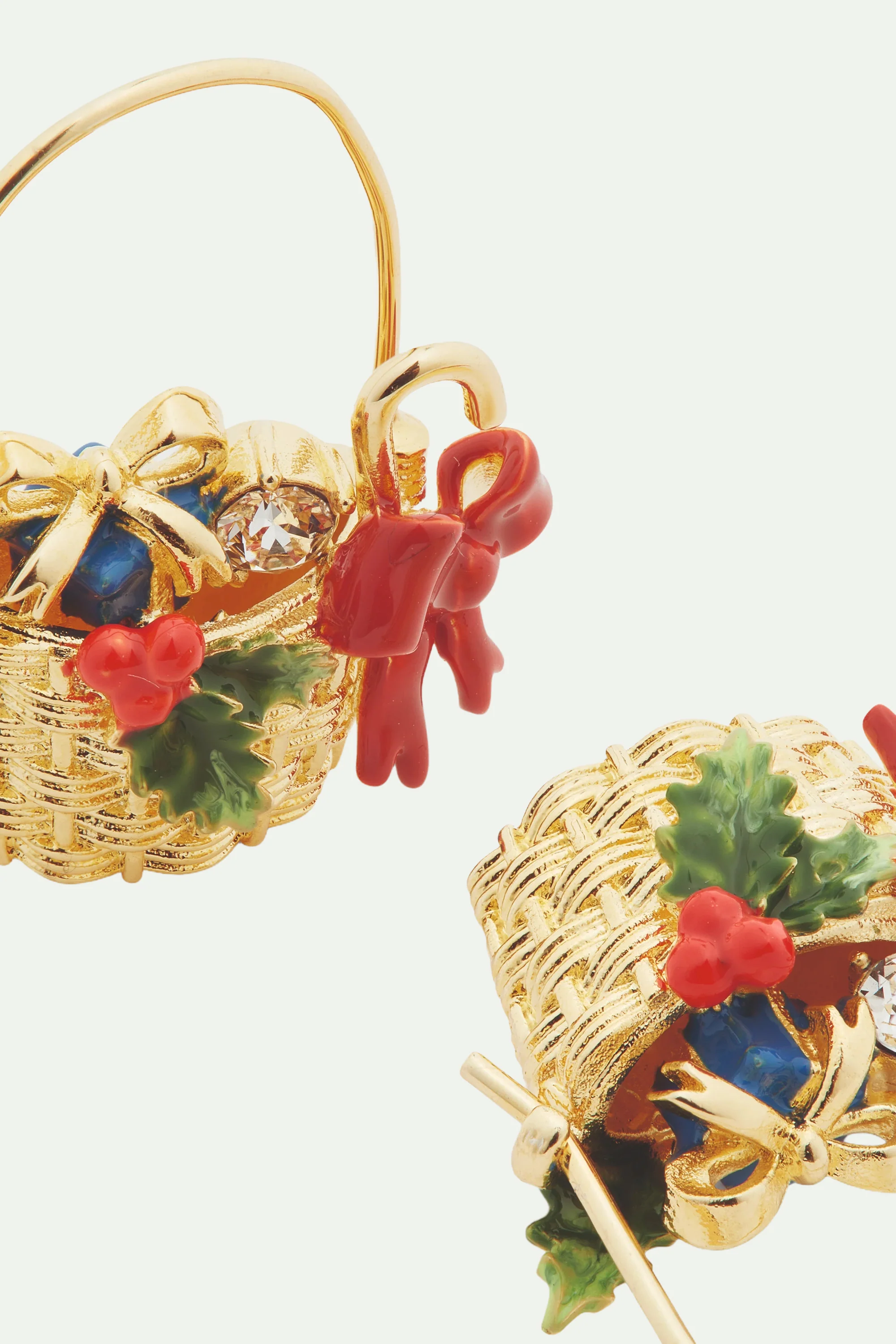 Boucles d'oreilles tiges panier de Noël - Image 3