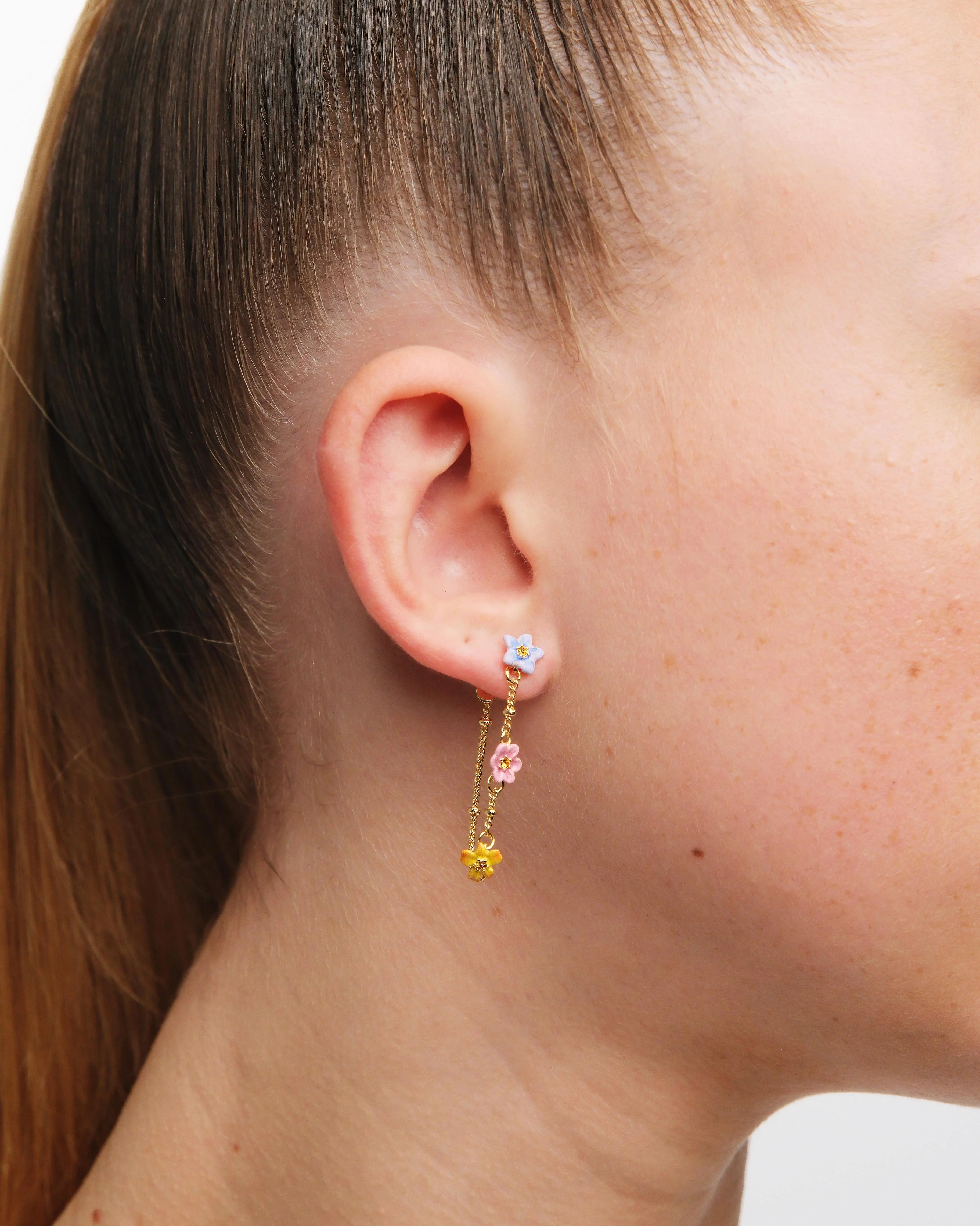 Boucles d'oreilles tiges pendantes avec 3 fleurs de jasmin colorées - Image 4