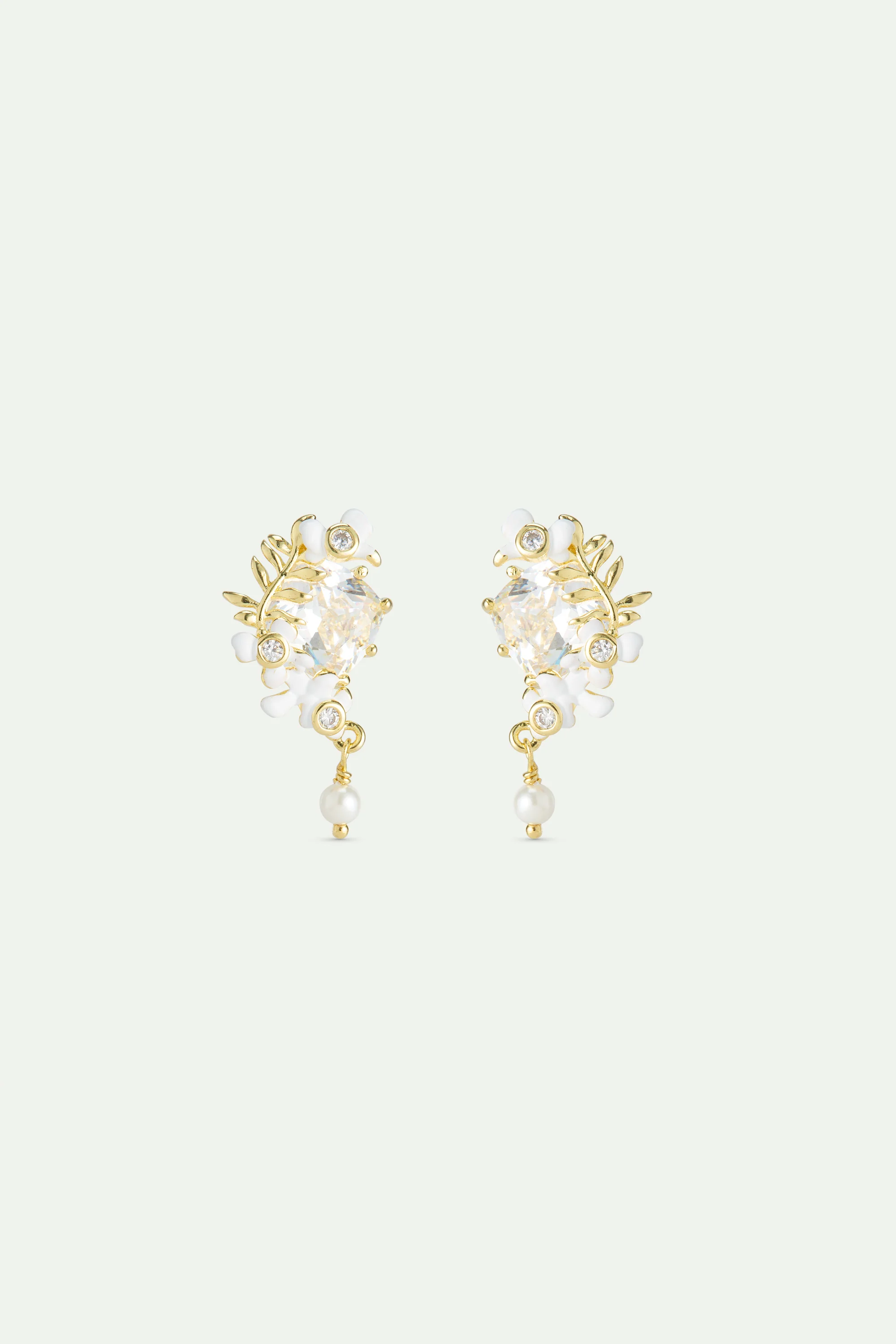 Boucles d'oreilles tiges pierre facetté, laurier doré, glycine blanche et perle de culture