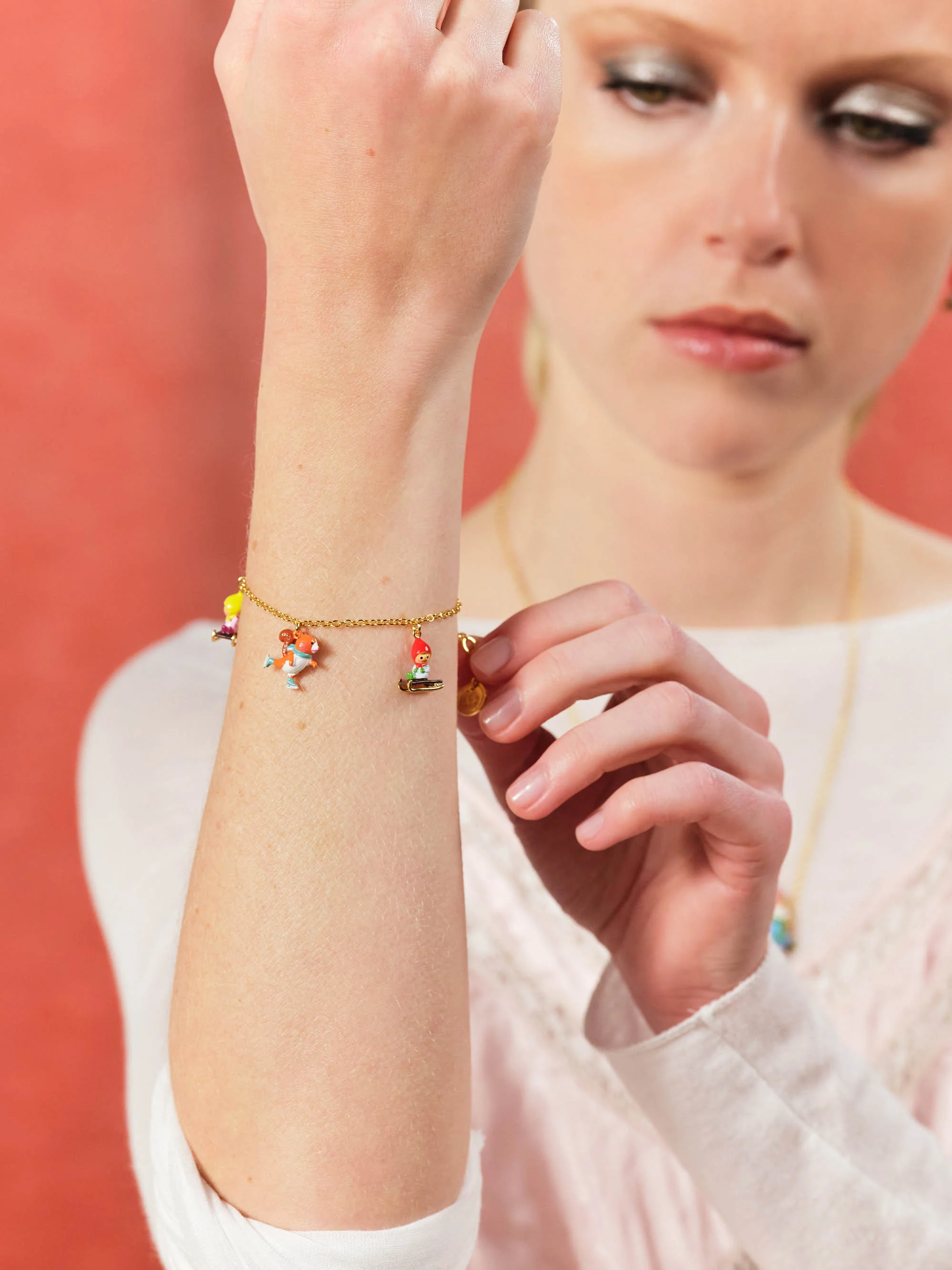 Bracelet charm's enfants nains en luge et écureuil - Image 3