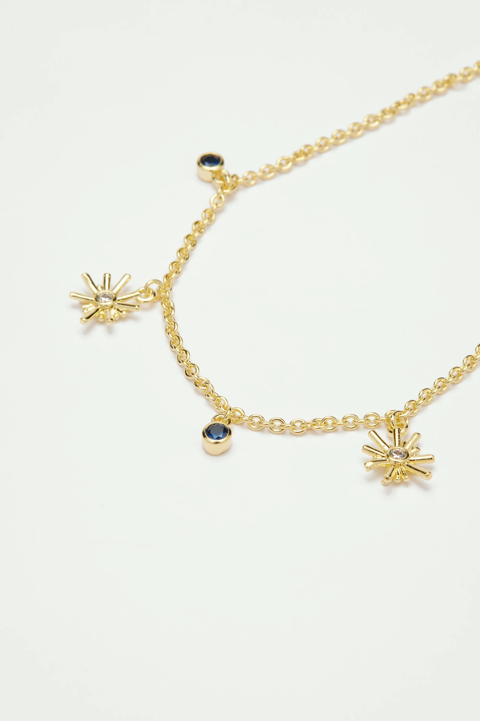 Bracelet charms étoiles dorées et pierre bleu nuit - Image 3