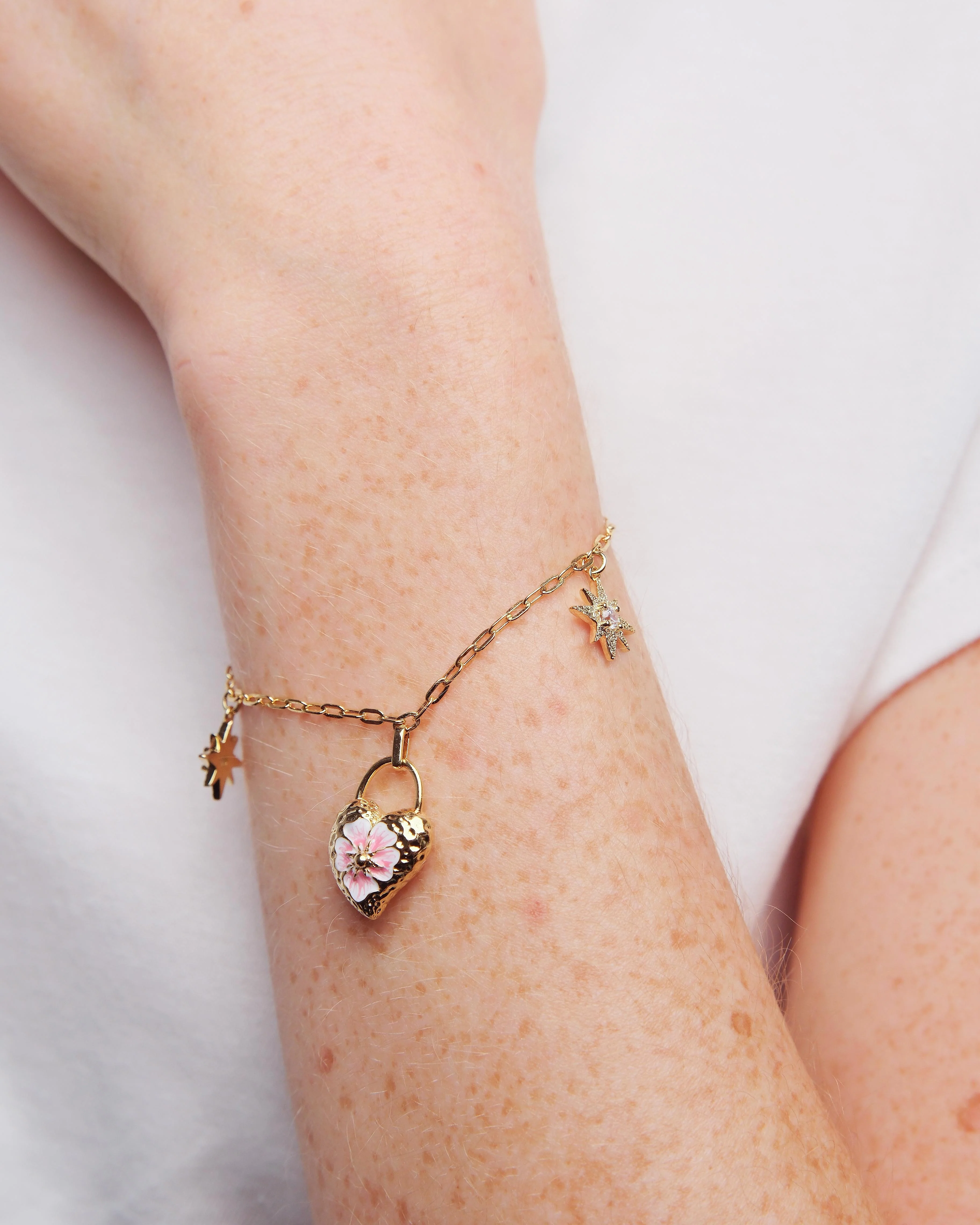 Bracelet charm's étoiles et fleurs de pensées - Image 2