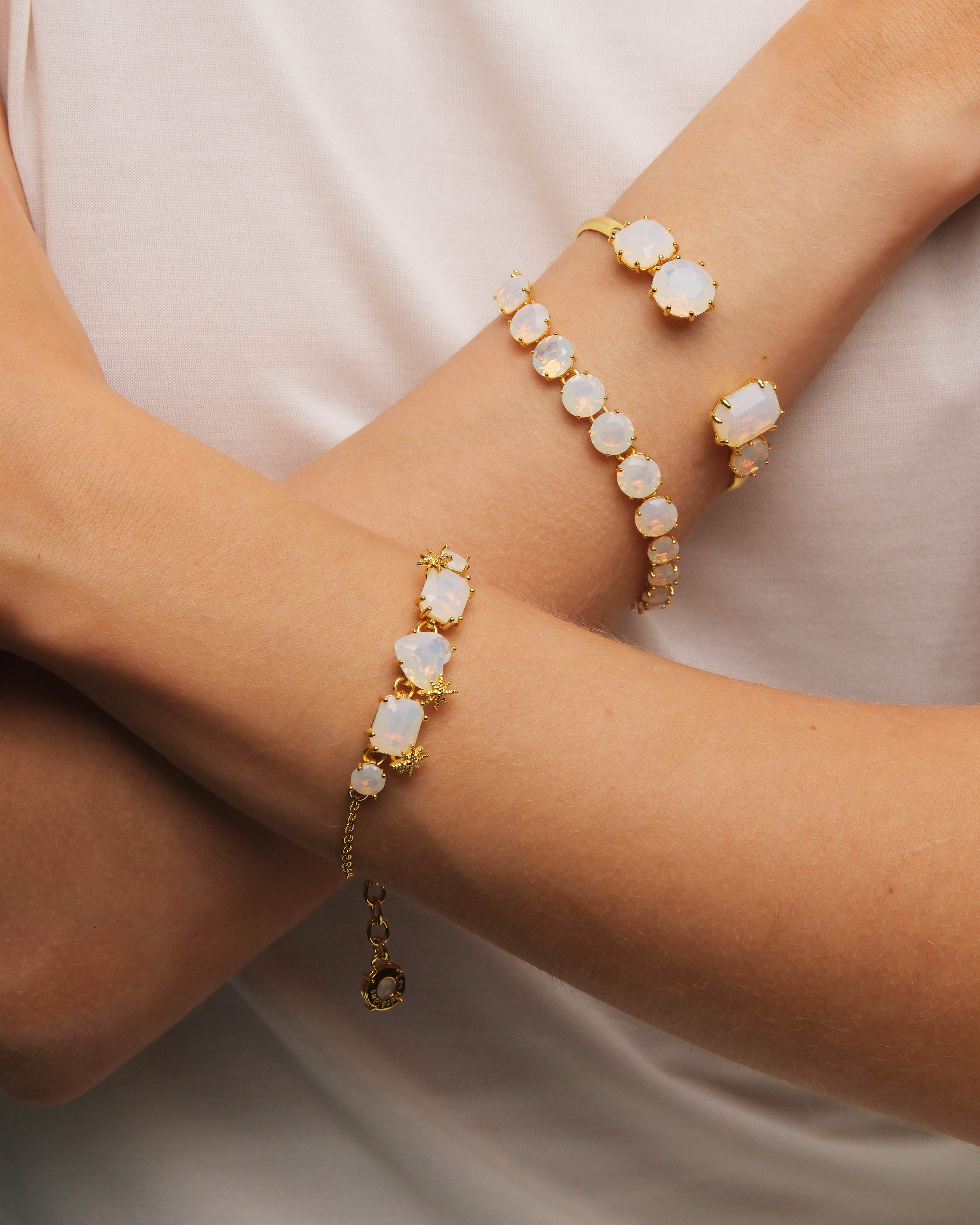 Bracelet fin cinq pierres La Diamantine blanc opalescent et fines étoiles - Image 2