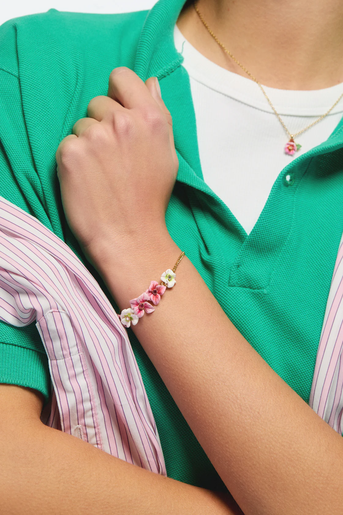 Bracelet fin fleurs d'hortensia roses et blanches - Image 2