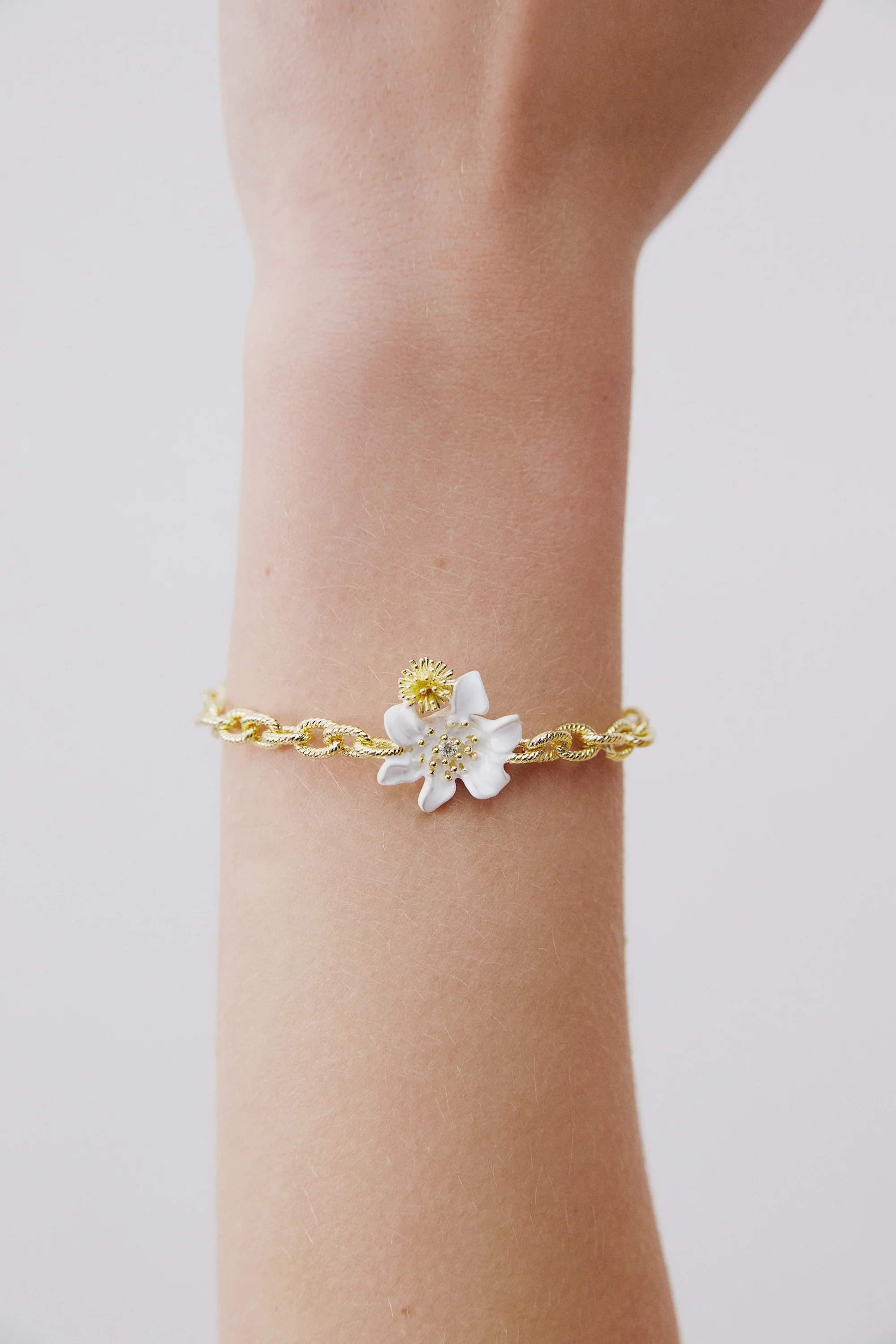 Bracelet grande fleur de clématite blanche et corête du japon - Image 2