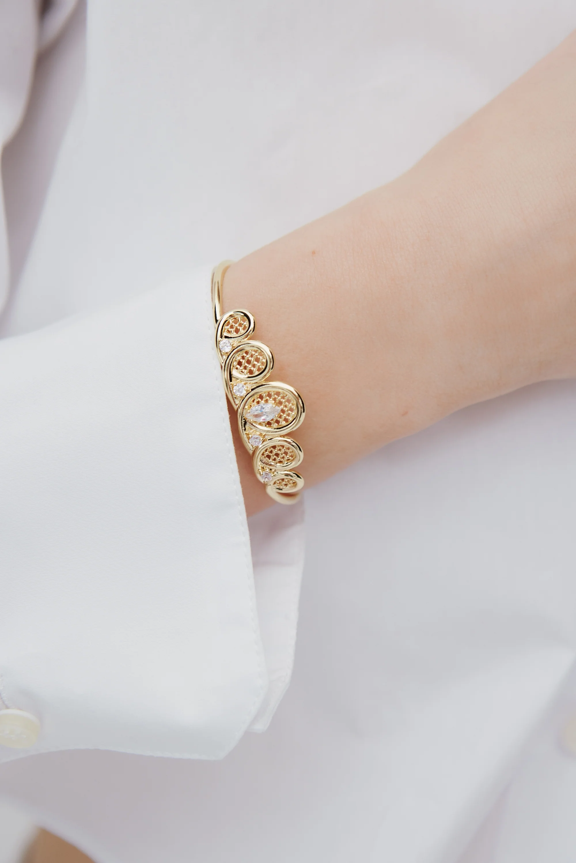 Bracelet jonc doré diadème en filigrane et cristaux - Image 2