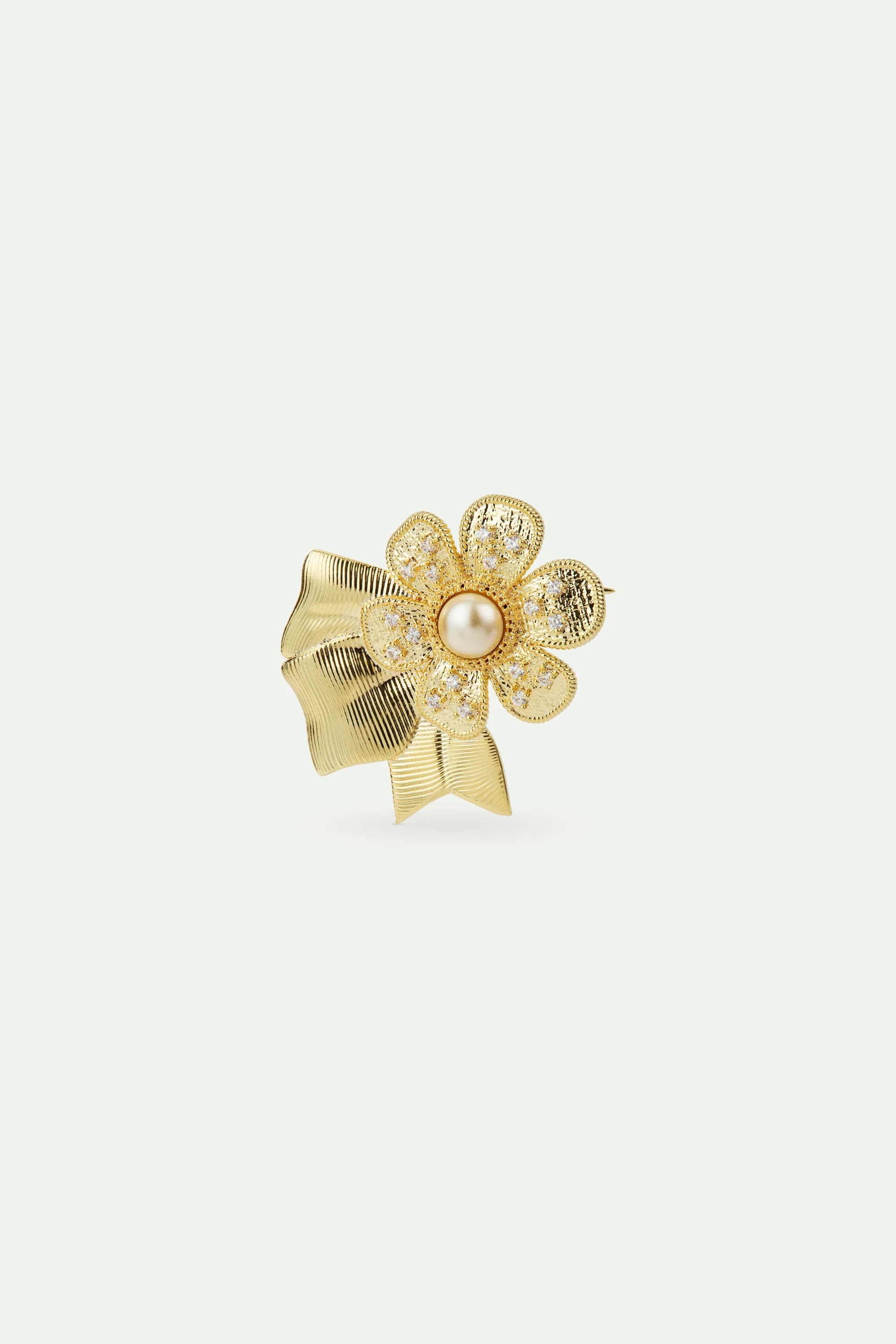 Broche fleur en laiton doré et perle fantaisie