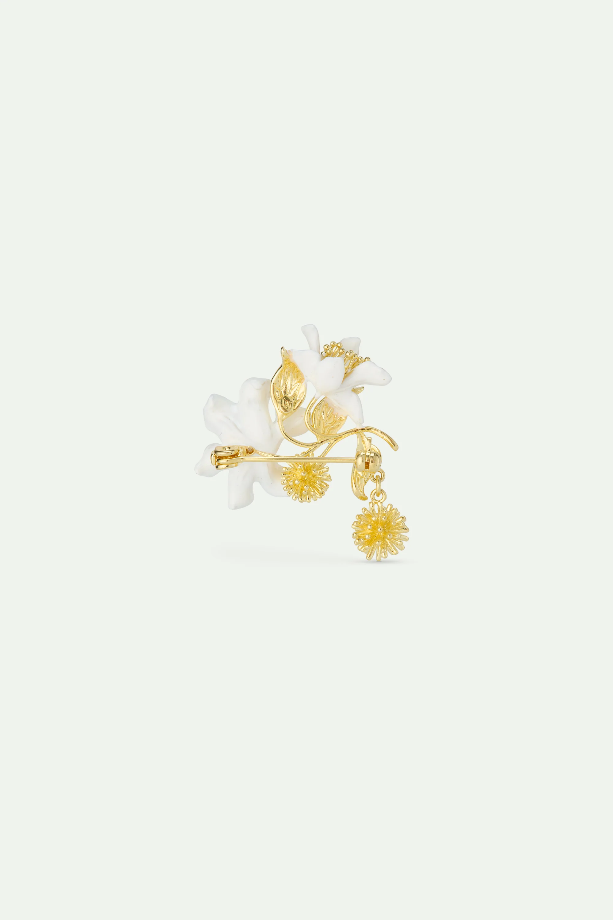 Broche grande fleur de clĂ©matite blanche, feuilles de laurier et corĂȘte du japon - Image 2