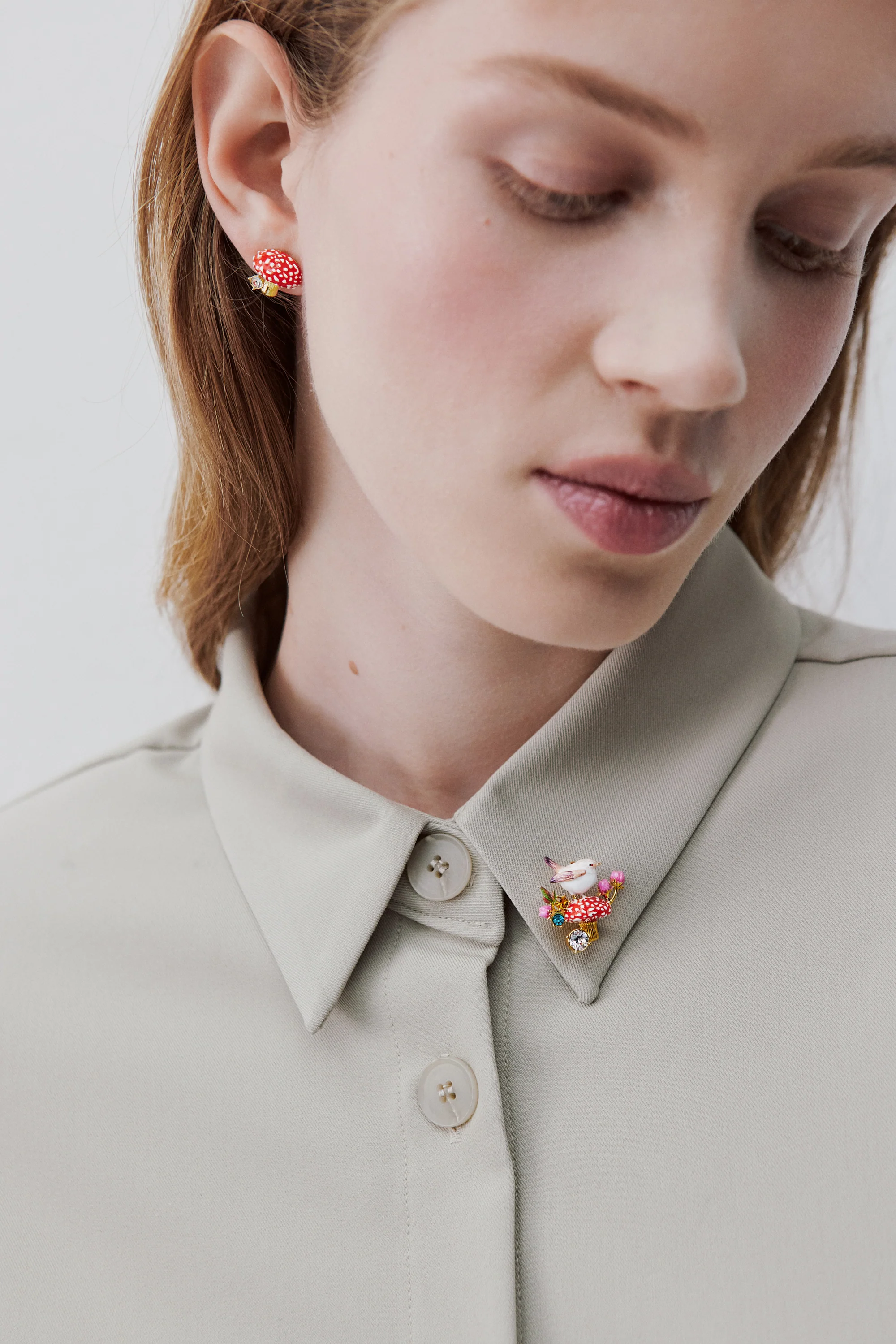 Broche plectrophane des neiges et champignon, bouton de rose et cristaux - Image 4