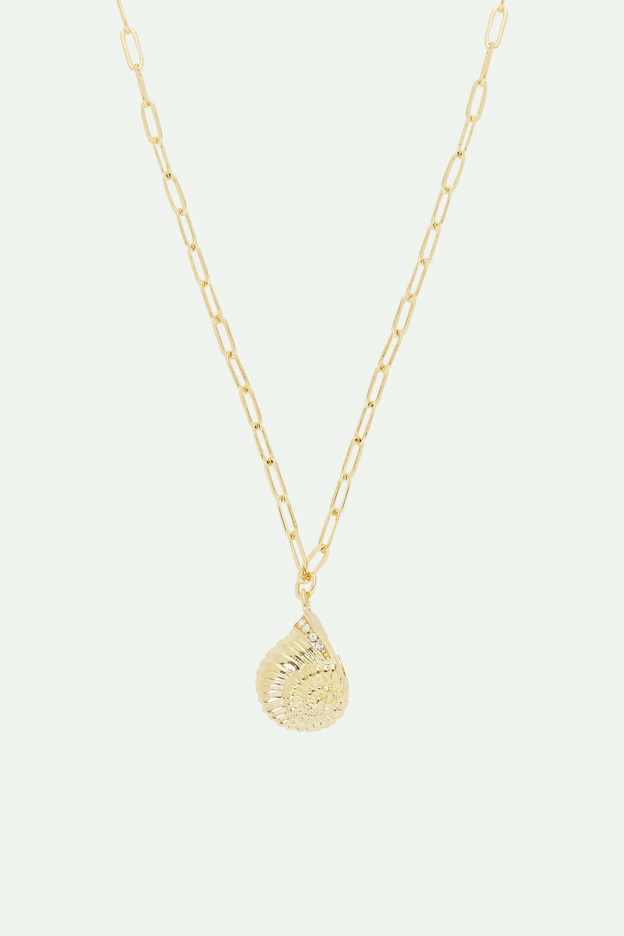 Collier chaîne maille rectangle et escargot doré