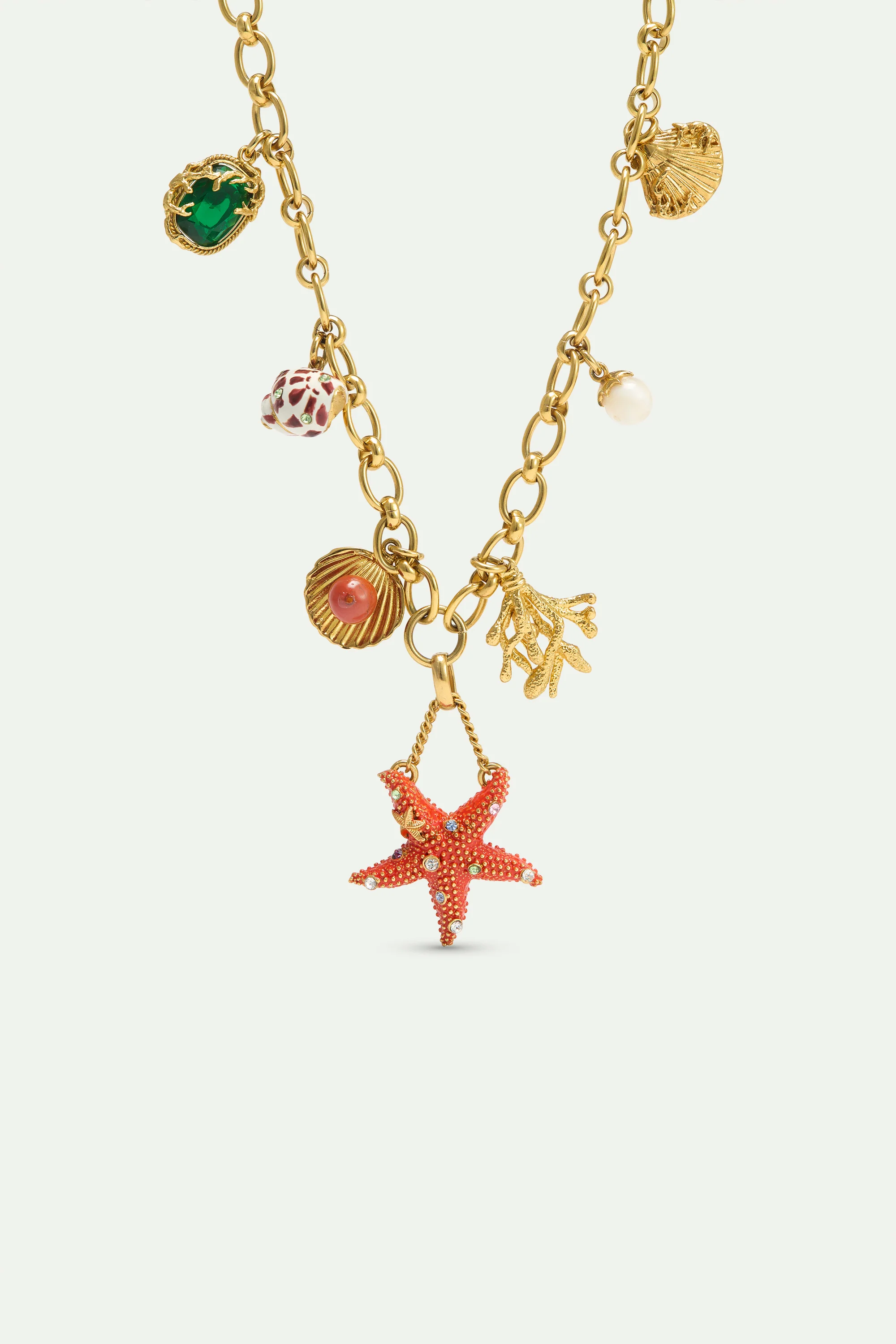 Collier doré étoile de mer et pendentifs coquillages