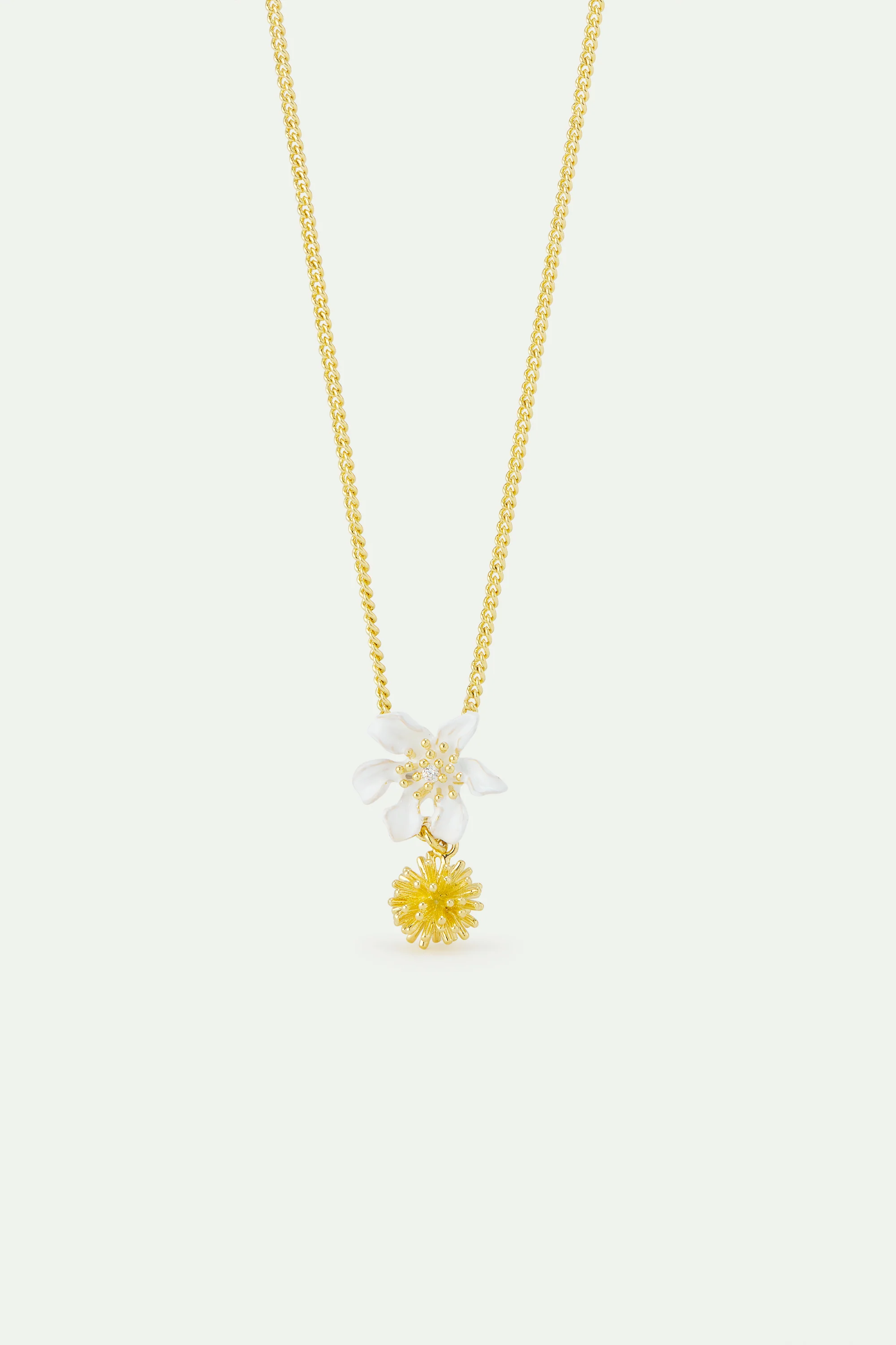 Collier grande fleur de clĂ©matite blanche et corĂȘte du japon