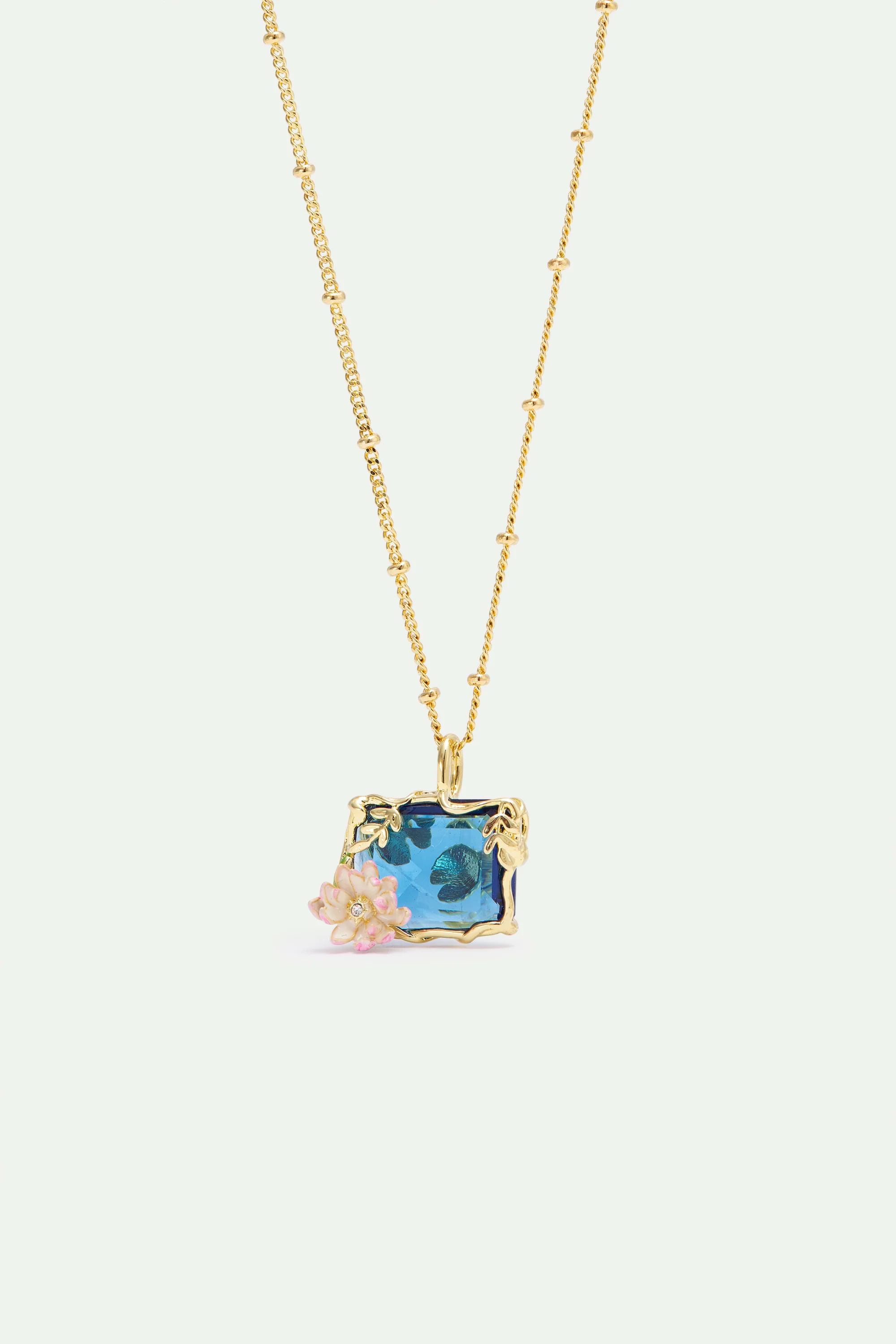 Collier pendentif bassin aux nymphéas bleu et rose