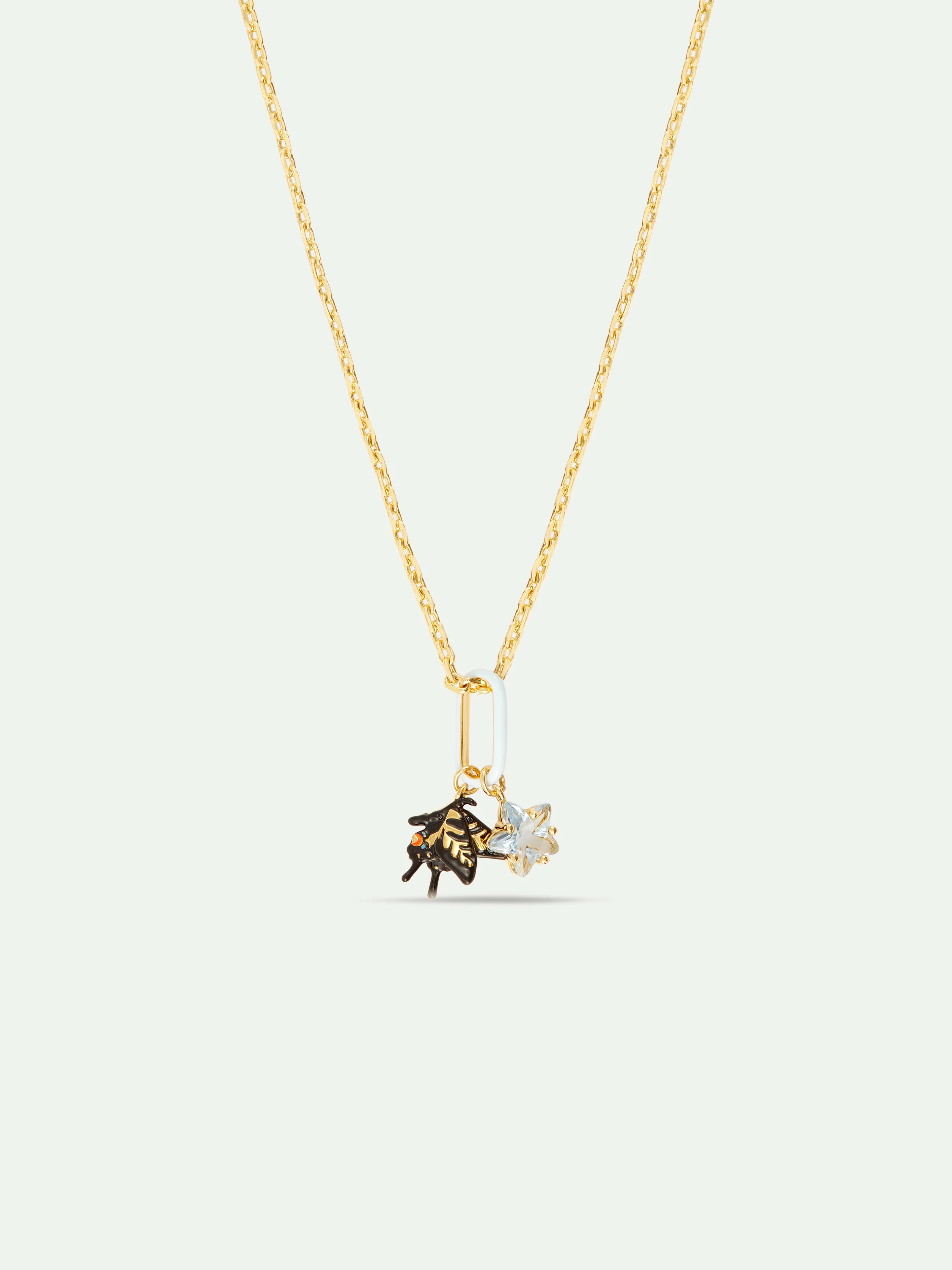 Collier pendentif charm's papillon et étoile facettée