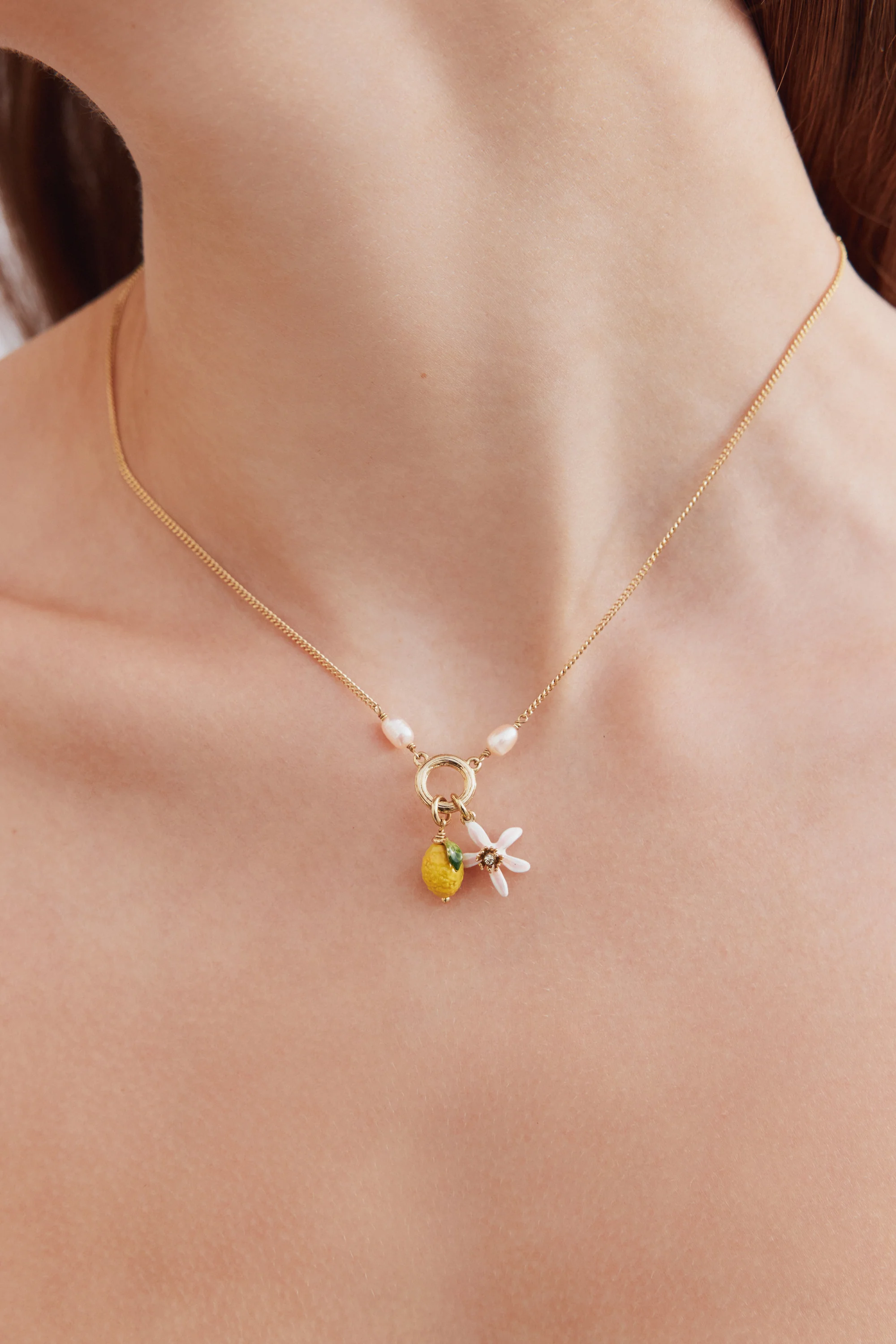 Collier pendentif citron et fleur de citronnier - Image 2