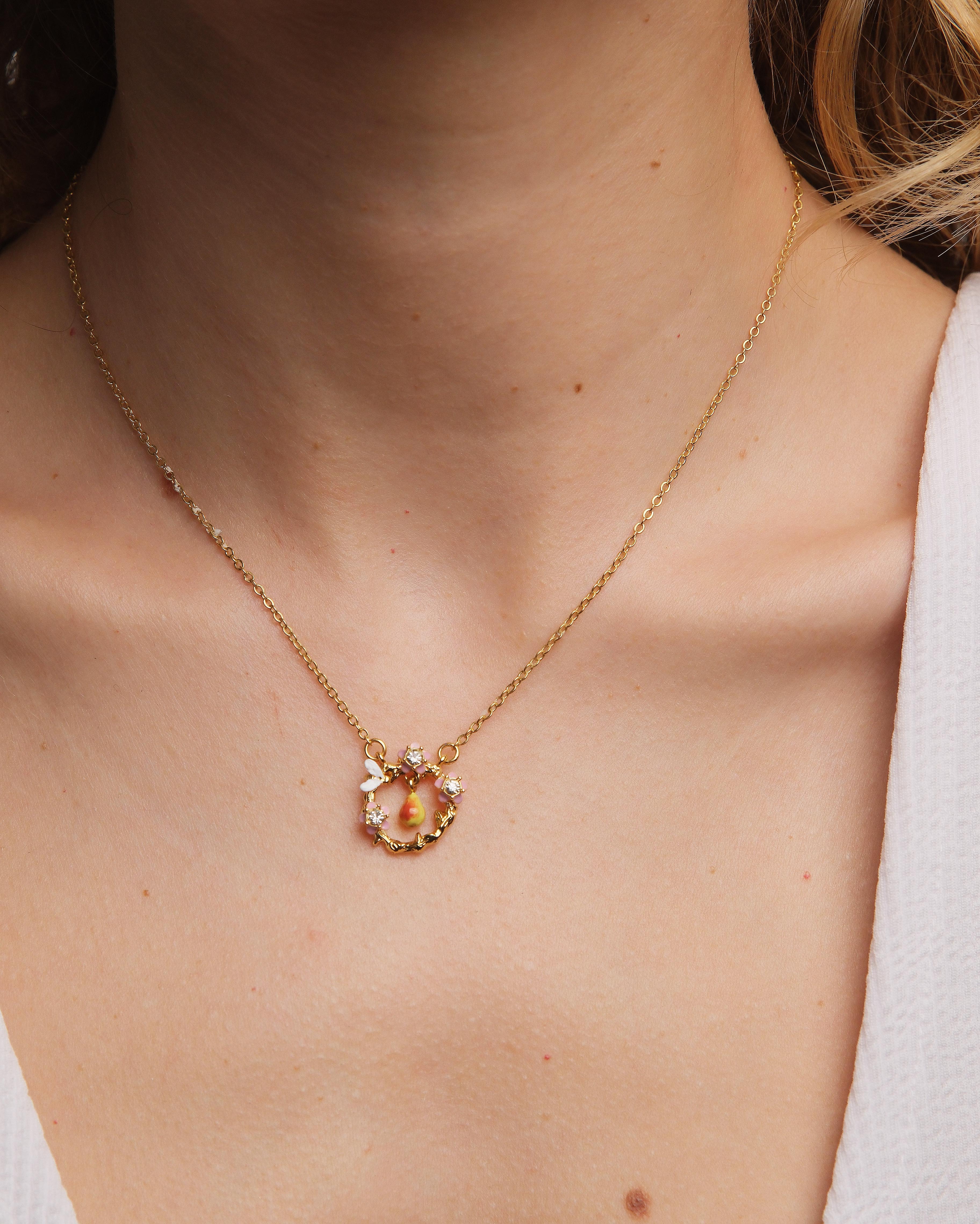 Collier pendentif fleur de pommier, poire et abeille - Image 5