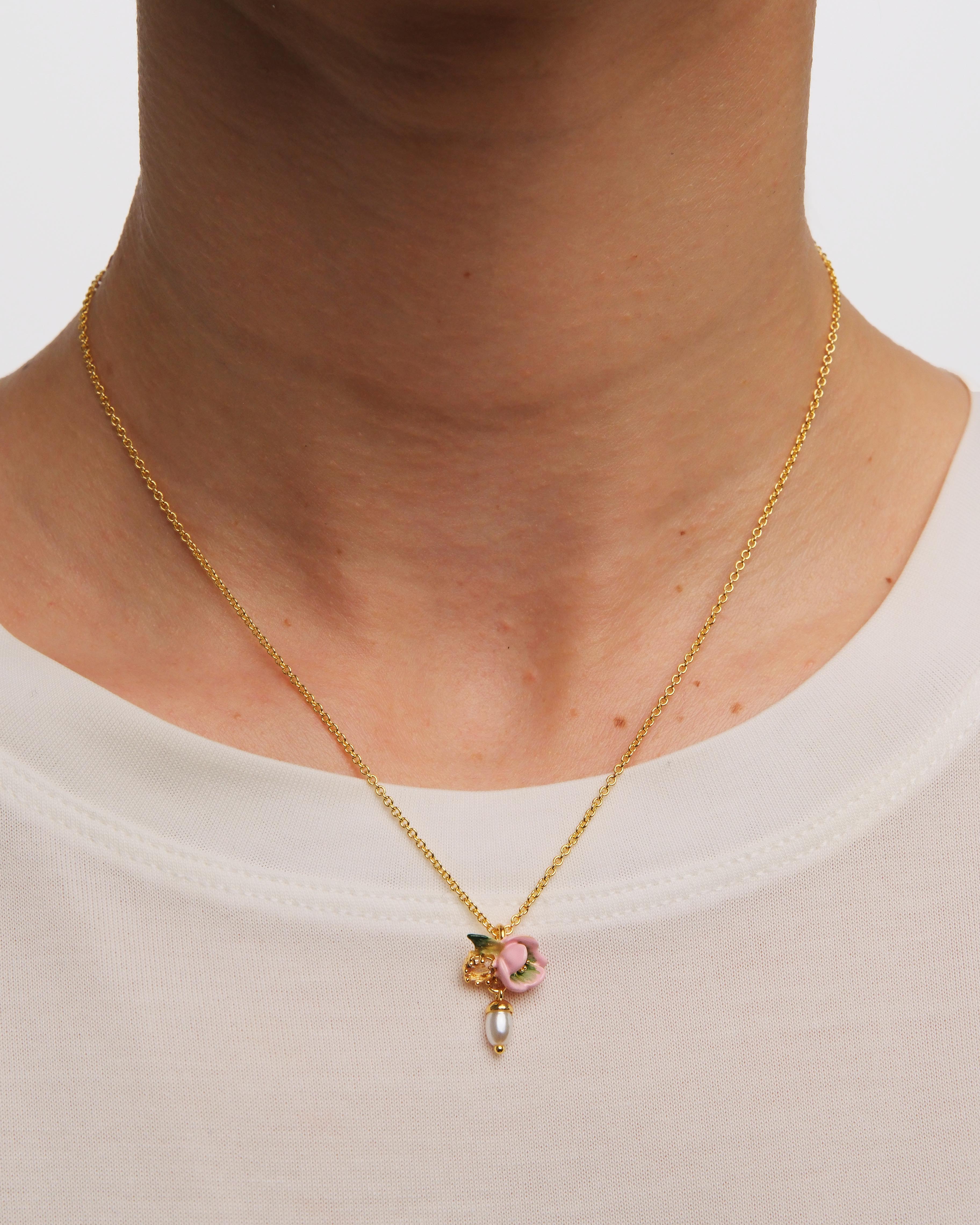 Collier pendentif fleur d'hellébore rose et perle fantaisie - Image 2