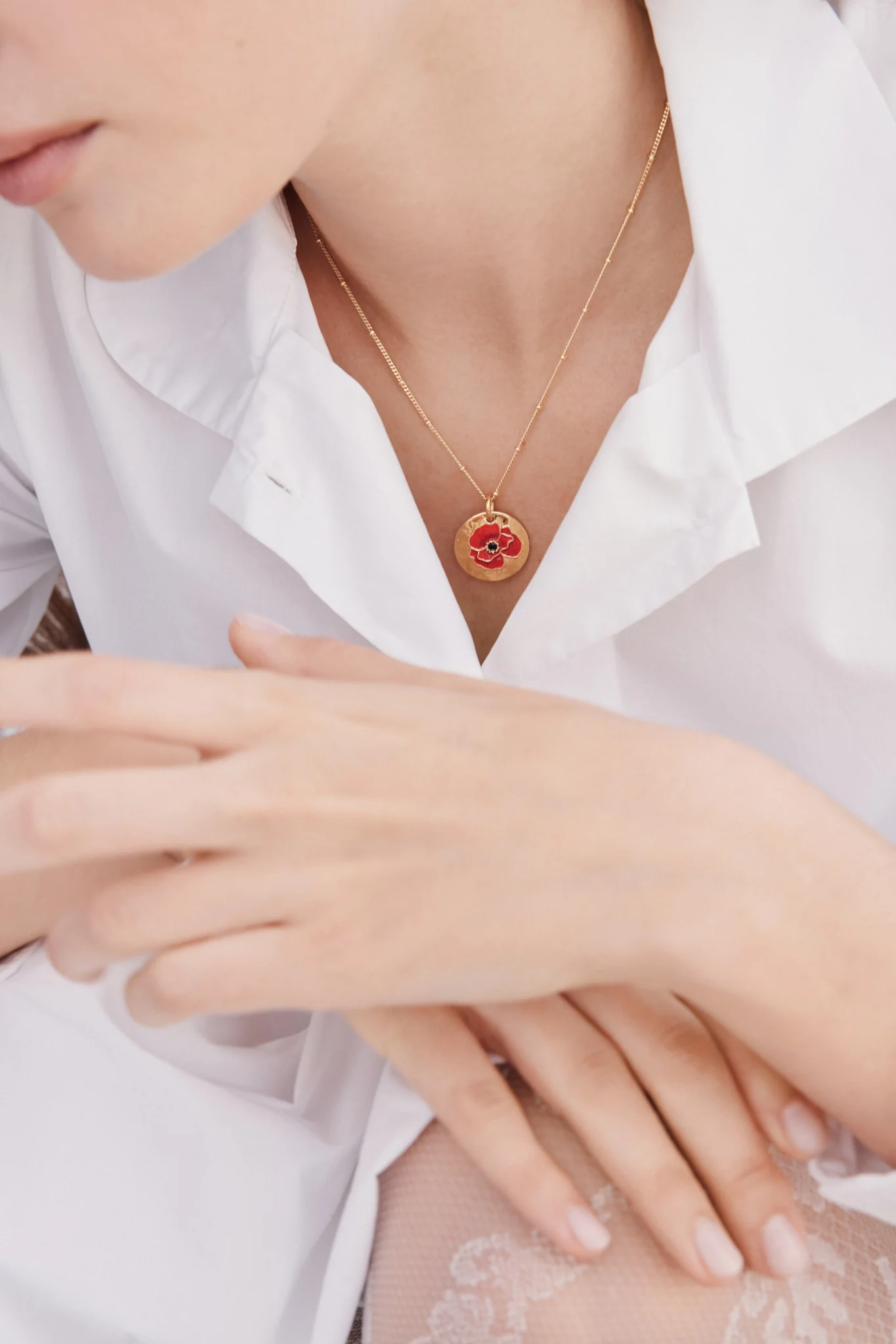 Collier pendentif médaille dorée coquelicot - Image 4