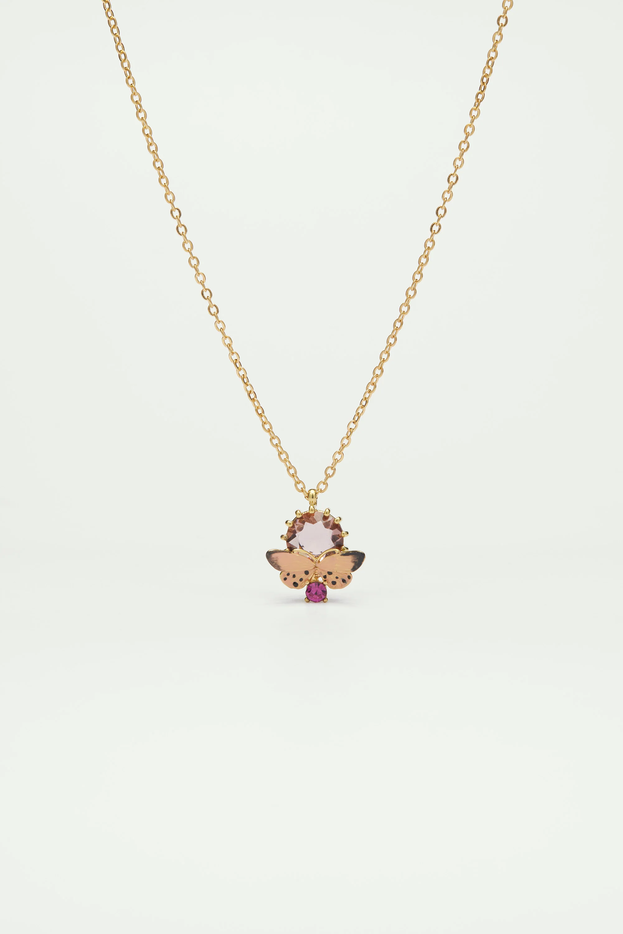 Collier pendentif papillon et pierres en verre taillé