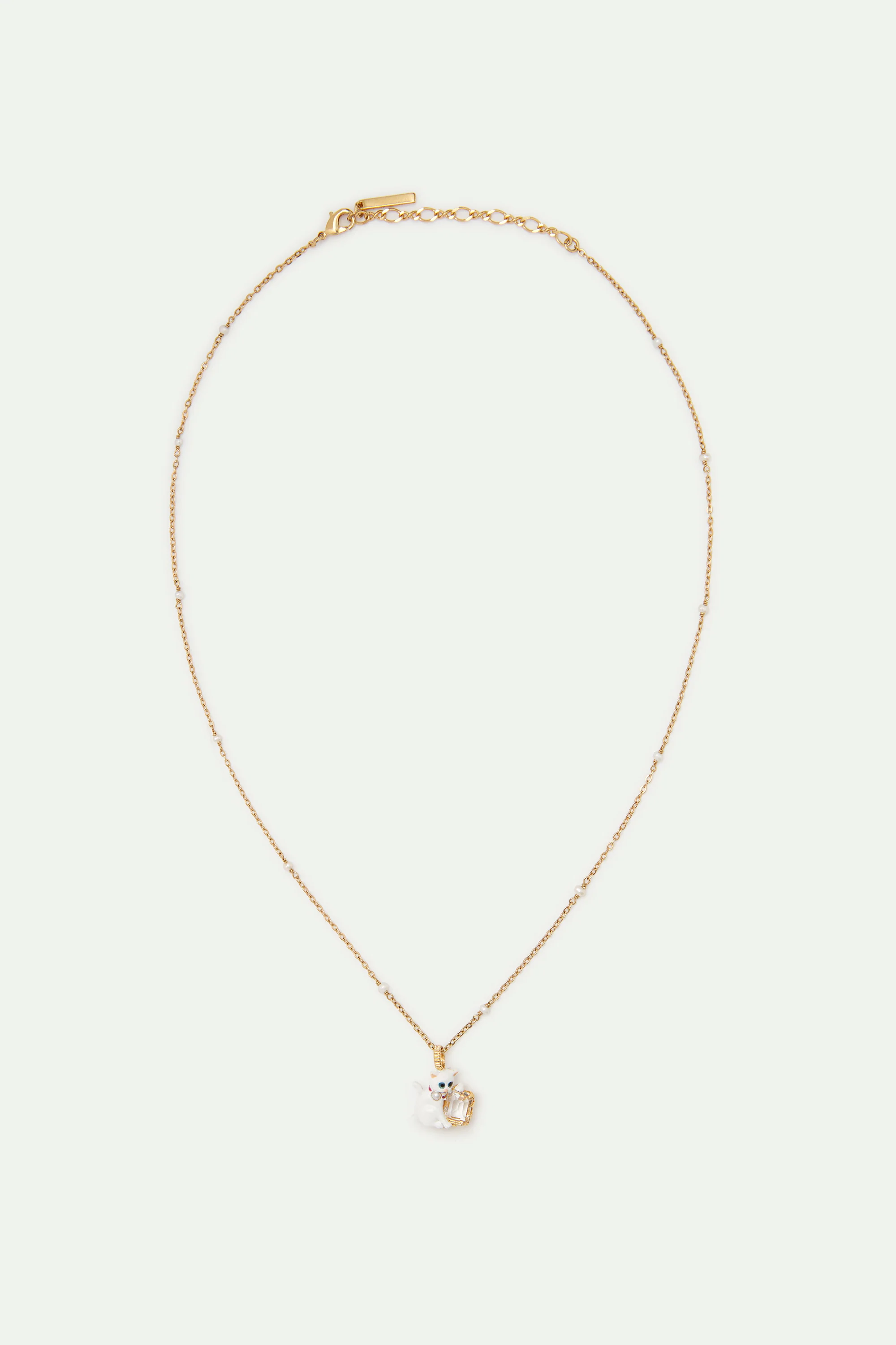 Collier pendentif perlé chat blanc et pierre facettée blanche - Image 4