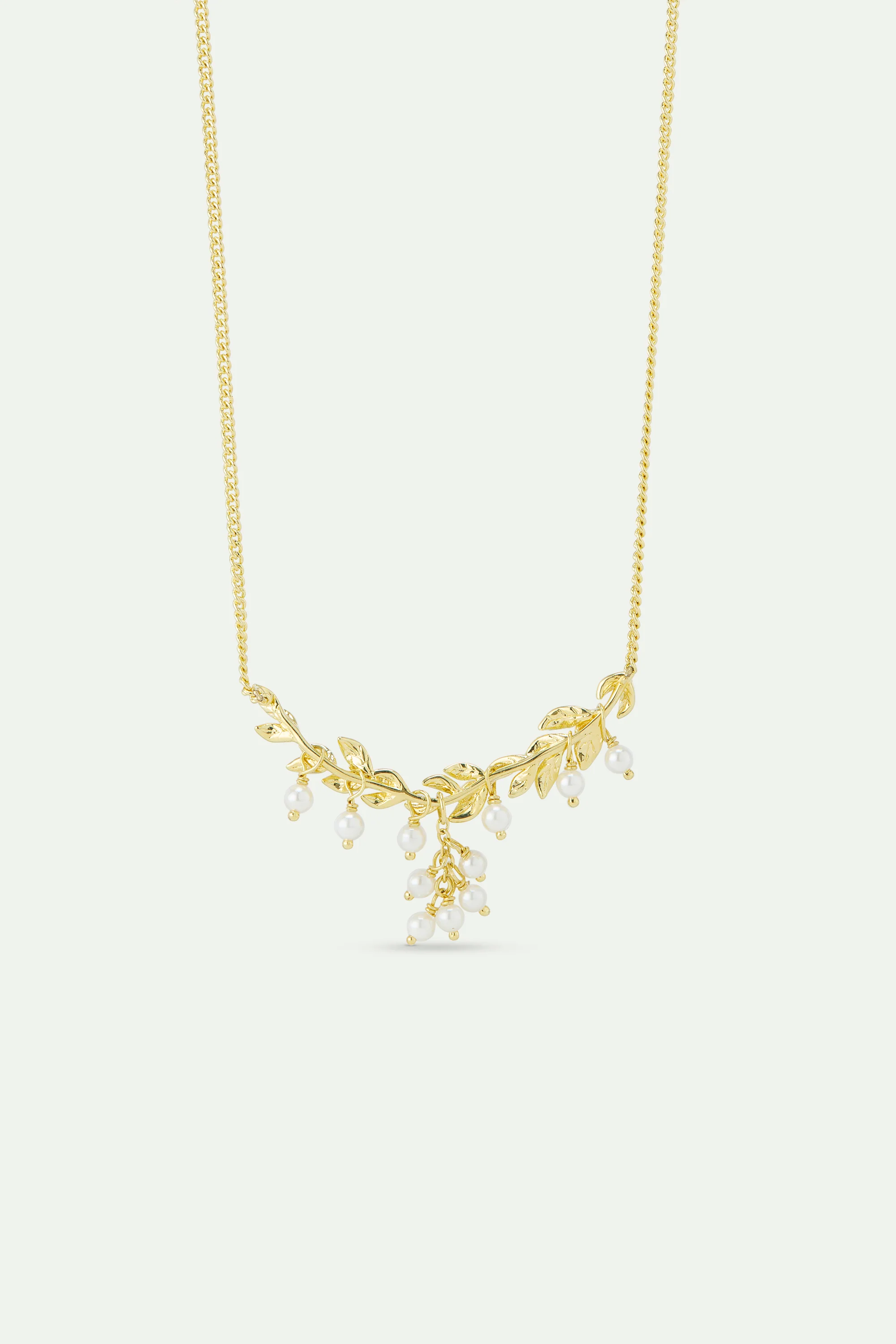 Collier plastron doré et blanc laurier et perles de culture