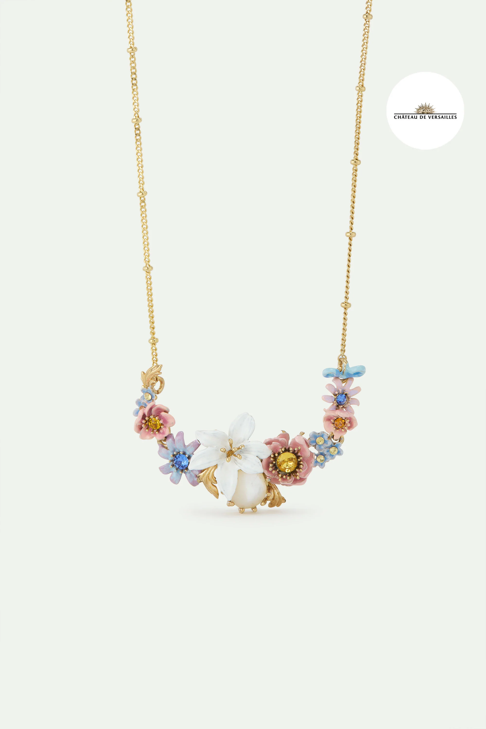 Collier plastron fleurs roses et bleues, fleur de lys et pierre ronde nacrée