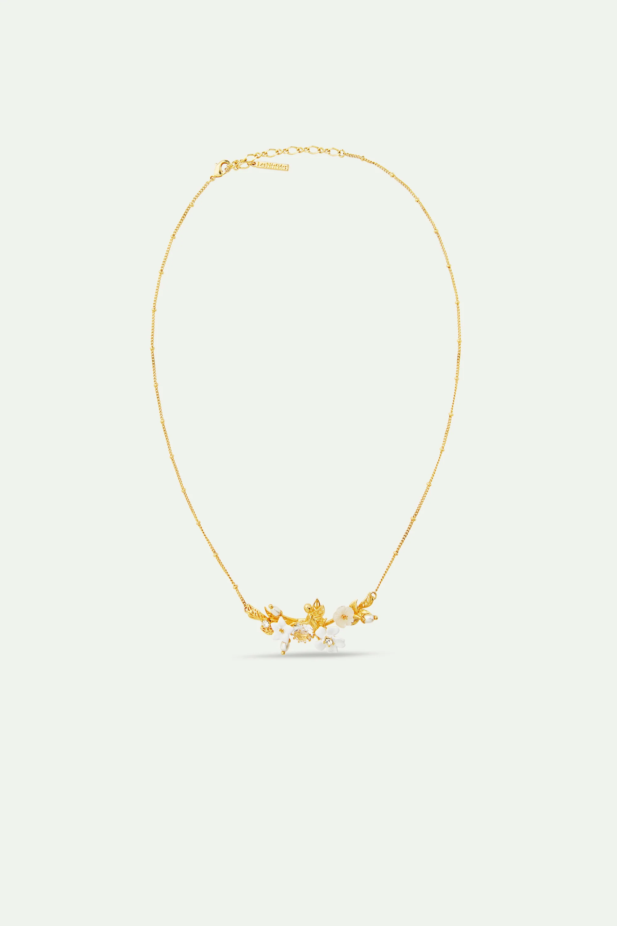 Collier plastron jasmin officinal blanc, cristal facetté et perle fantaisie - Image 4
